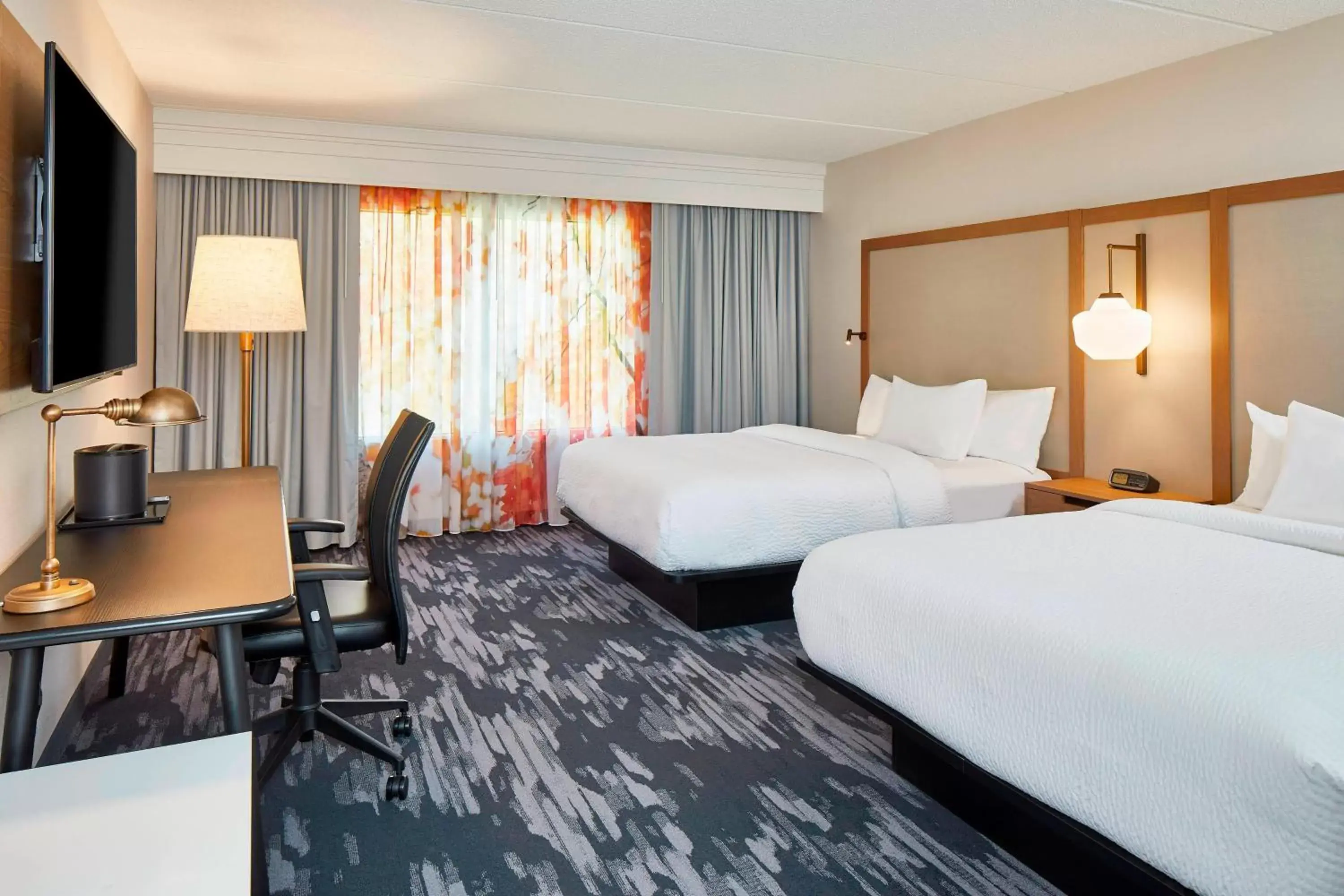 Photo of the whole room, Bed in Fairfield Inn & Suites by Marriott Albany Airport
