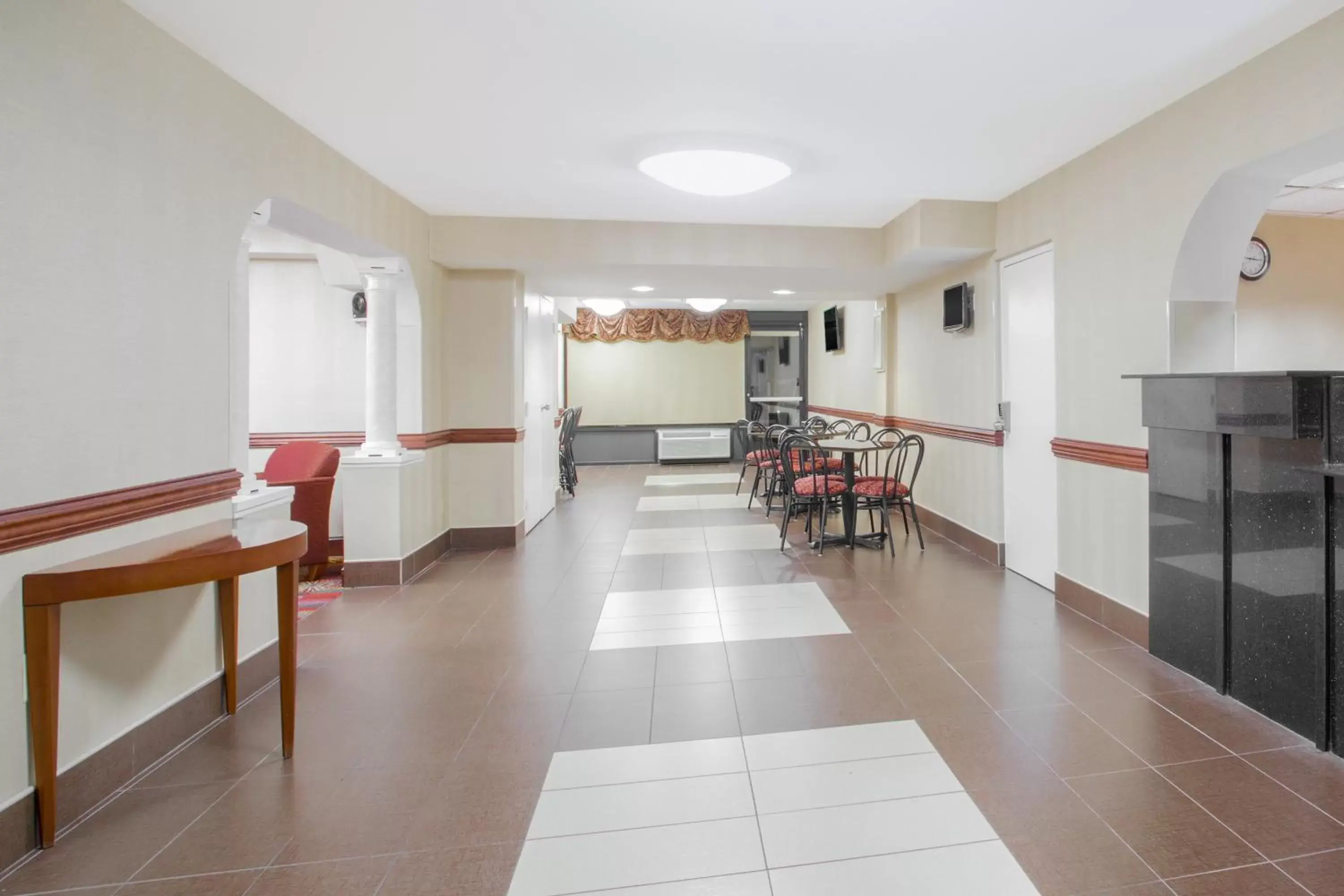 Lobby or reception in Ramada by Wyndham Edgewood Hotel & Conference Center