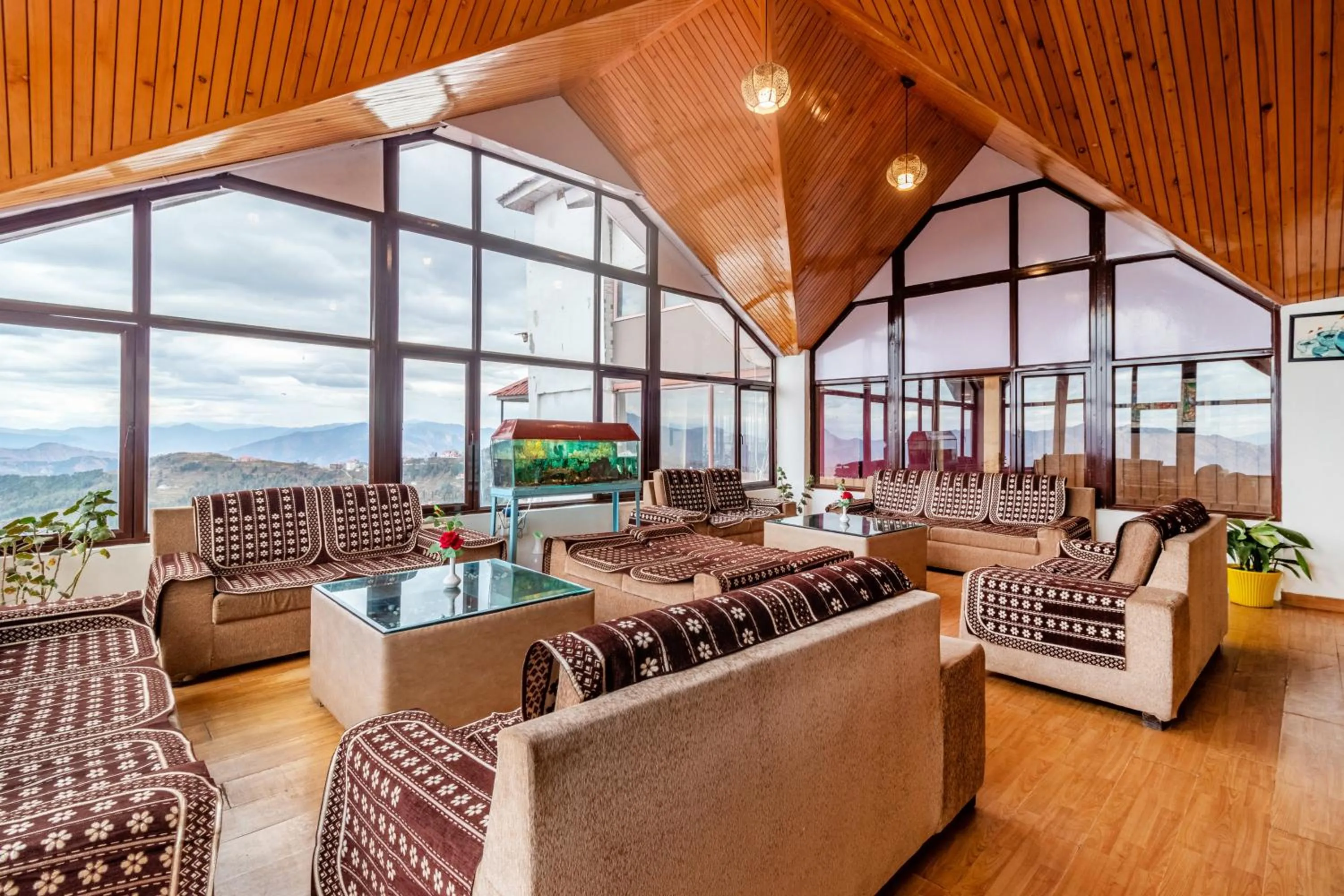 Seating area in Treebo Trend Snow View Resort