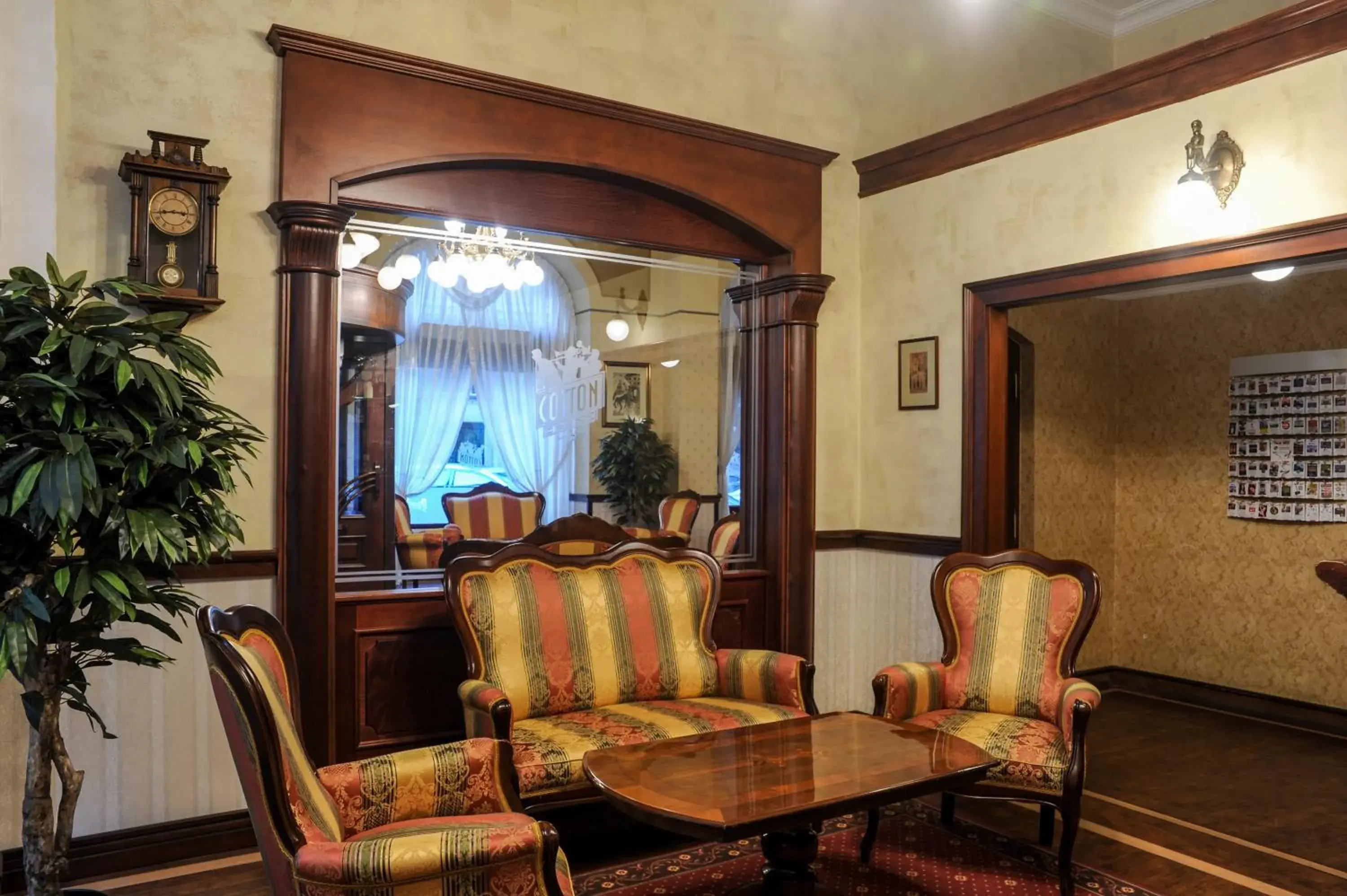 Lounge or bar, Seating Area in Cotton House Budapest