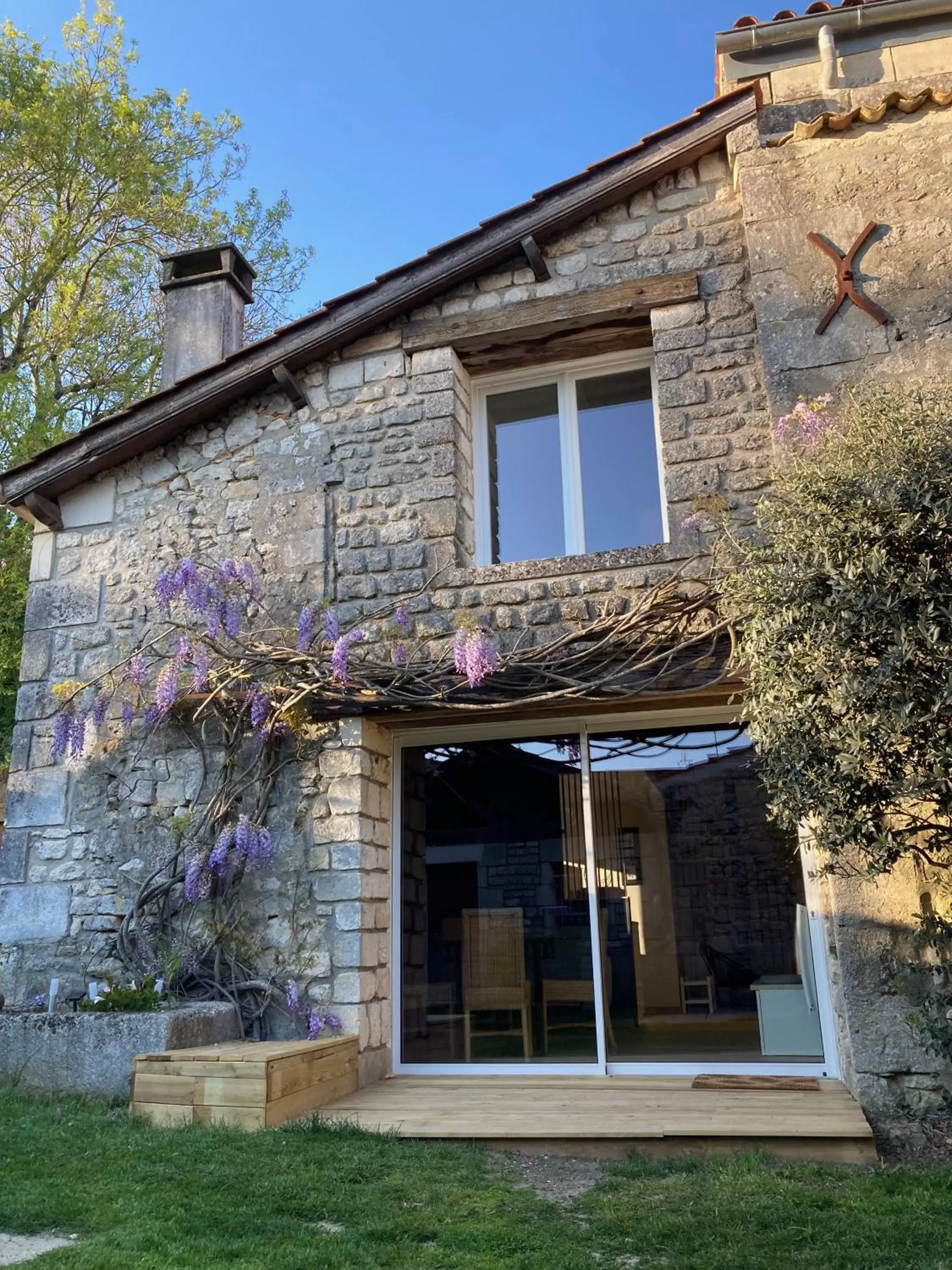 Property Building in Le Clos des Grands Frênes