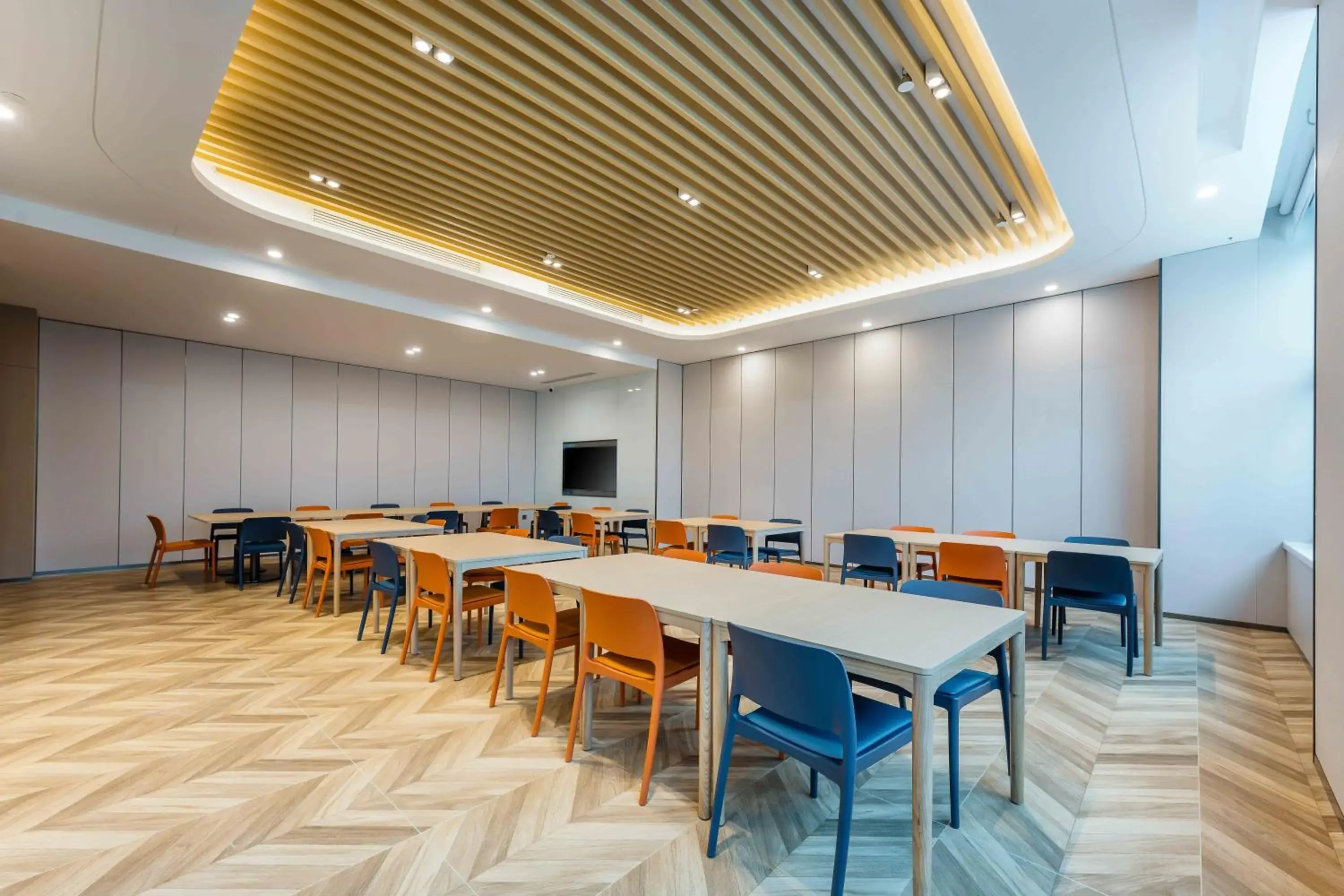 Meeting/conference room in Holiday Inn Express Jiangmen East Station, an IHG Hotel