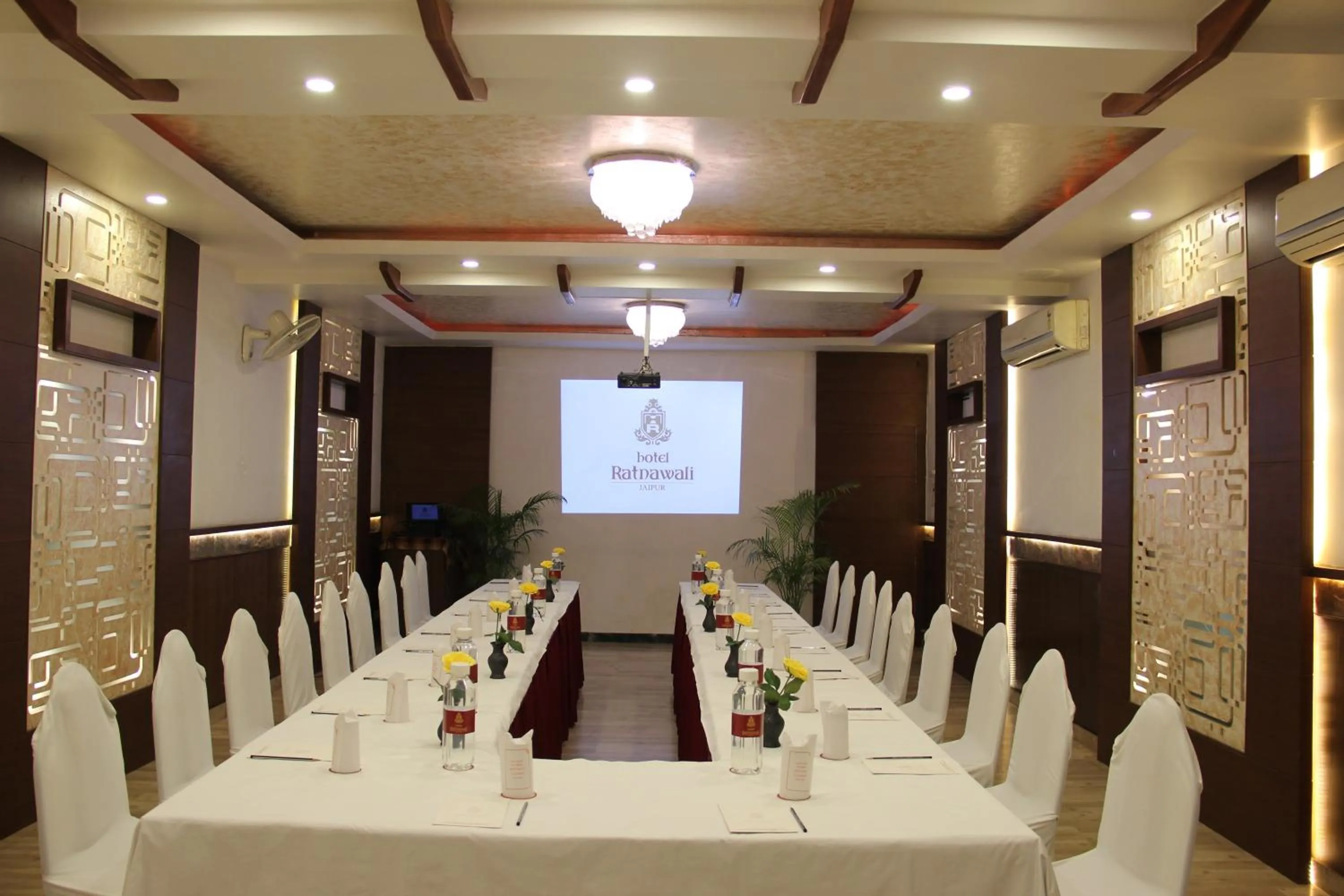 Business facilities in Ratnawali – A Vegetarian Heritage Hotel