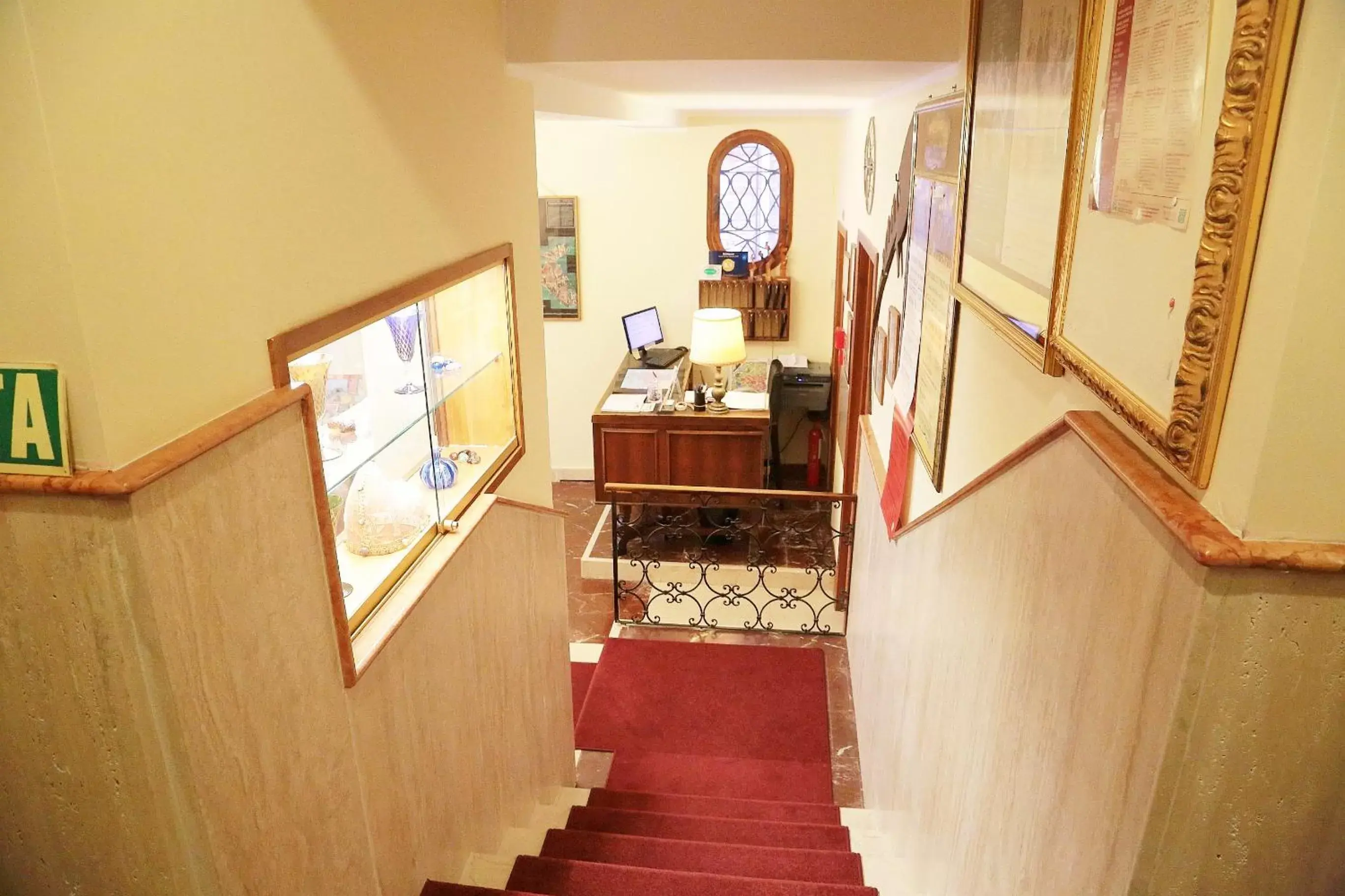 Lobby or reception, Dining Area in Hotel Tivoli