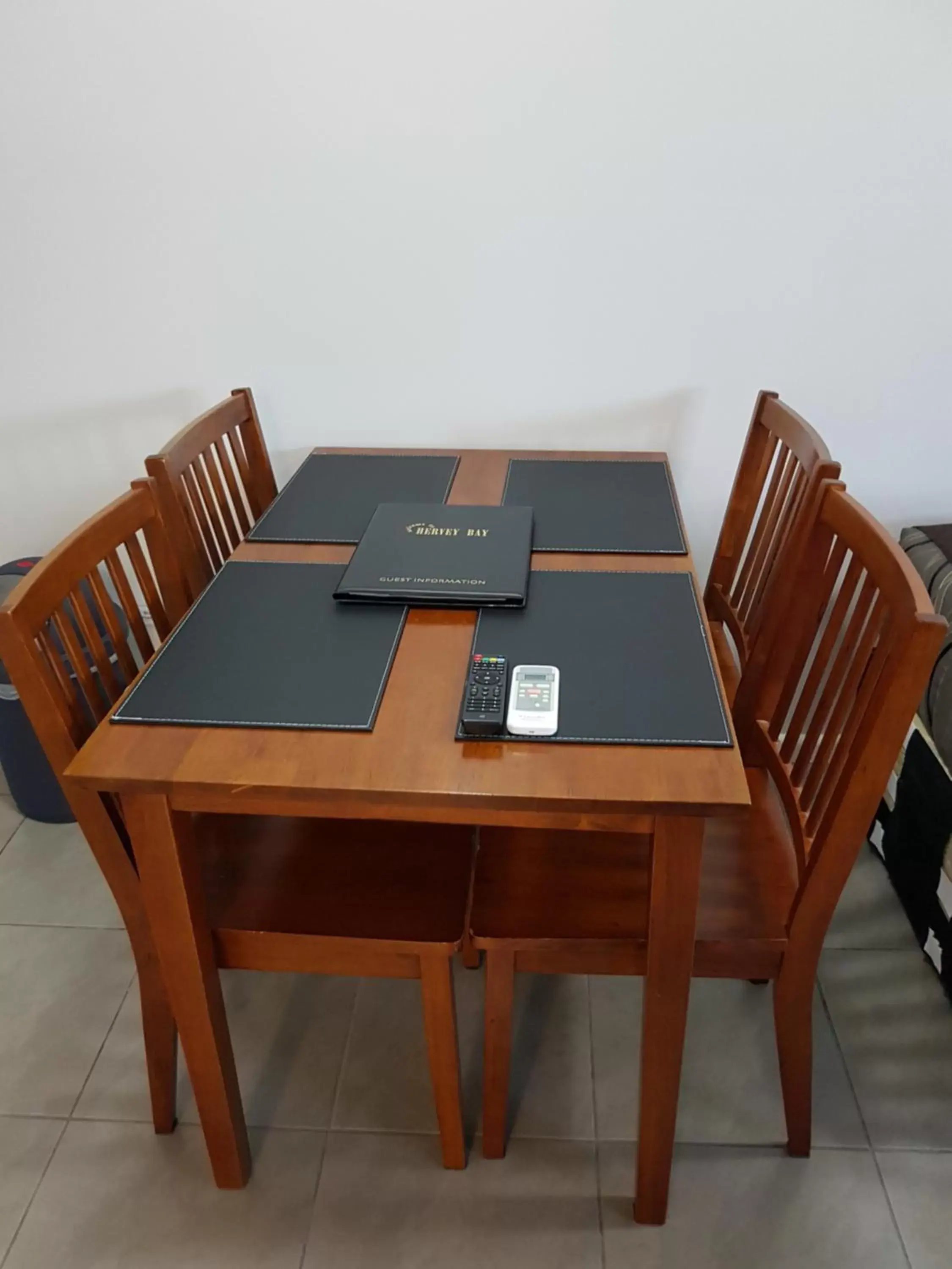 Dining area in Main Street Motel