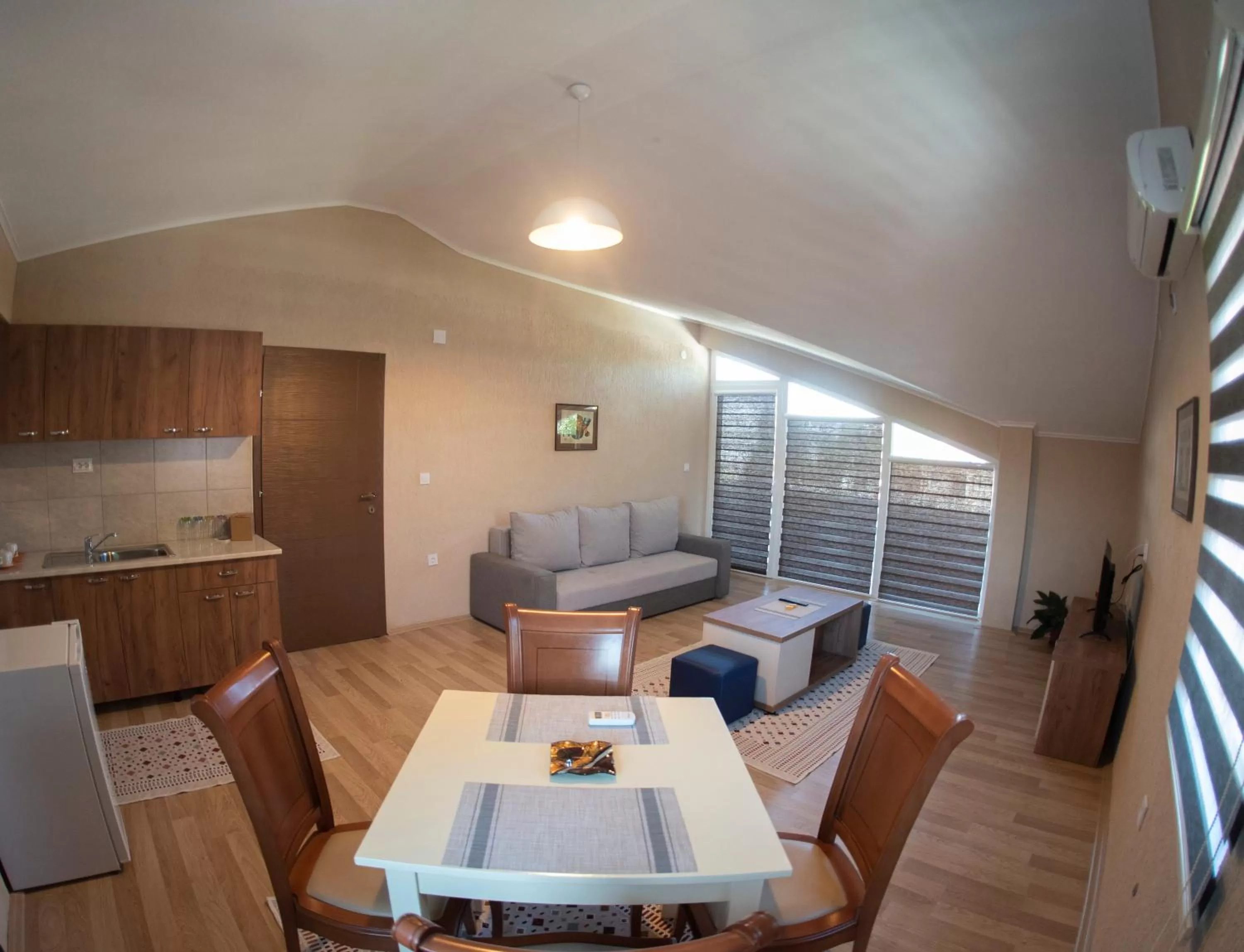 DIONIS Rooms & Apartments