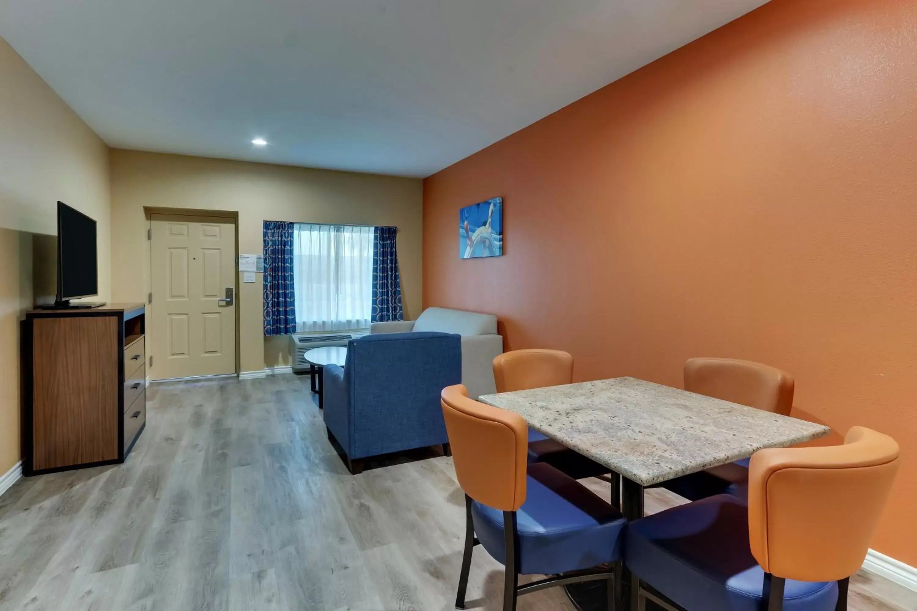 Dining Area in Captains Quarters Inn