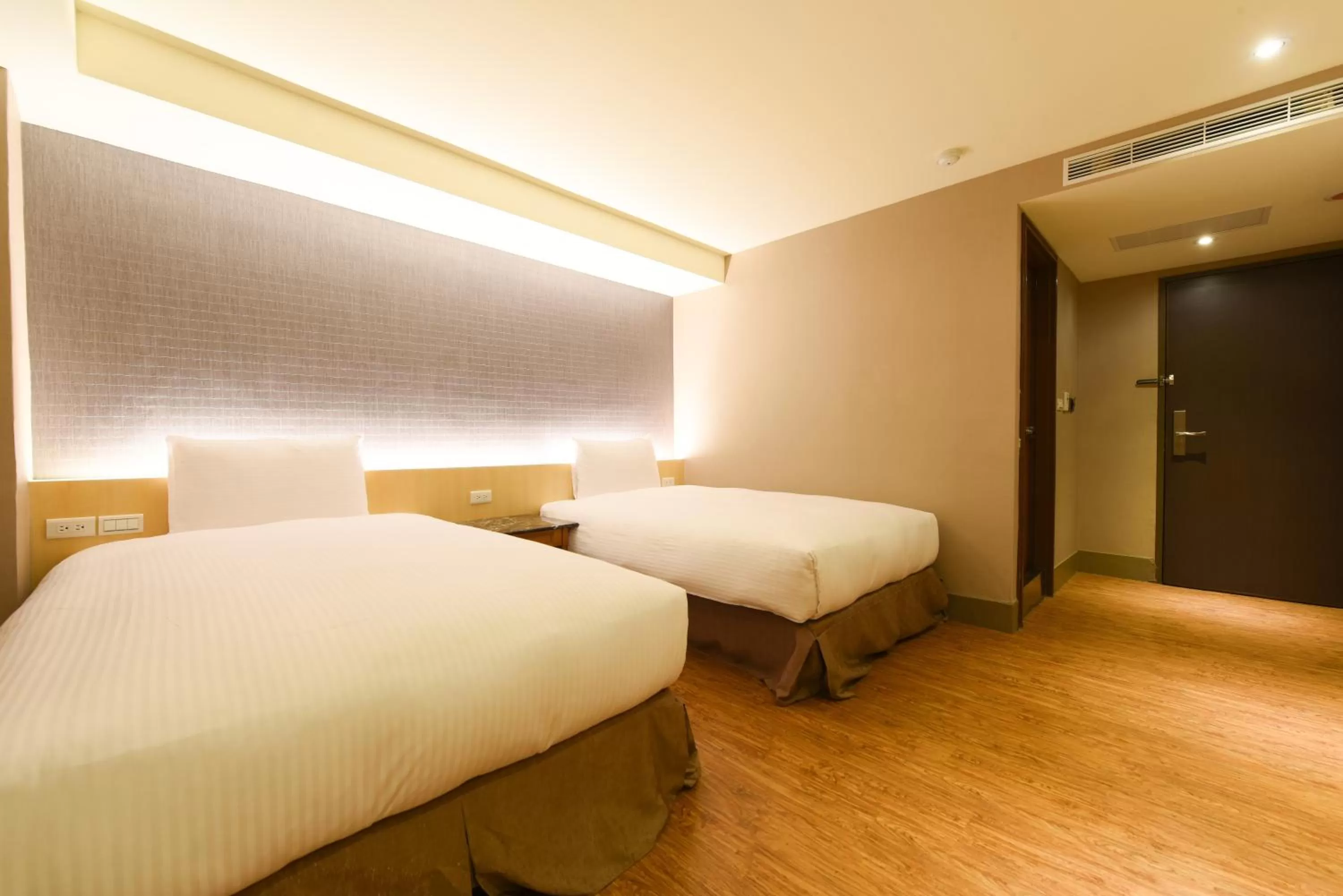 Photo of the whole room in Simple Life Kaohsiung