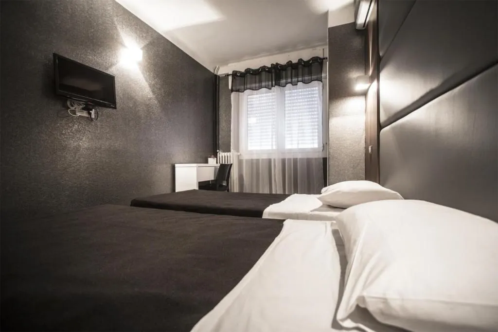 Bedroom, Bed in Hotel Schtak