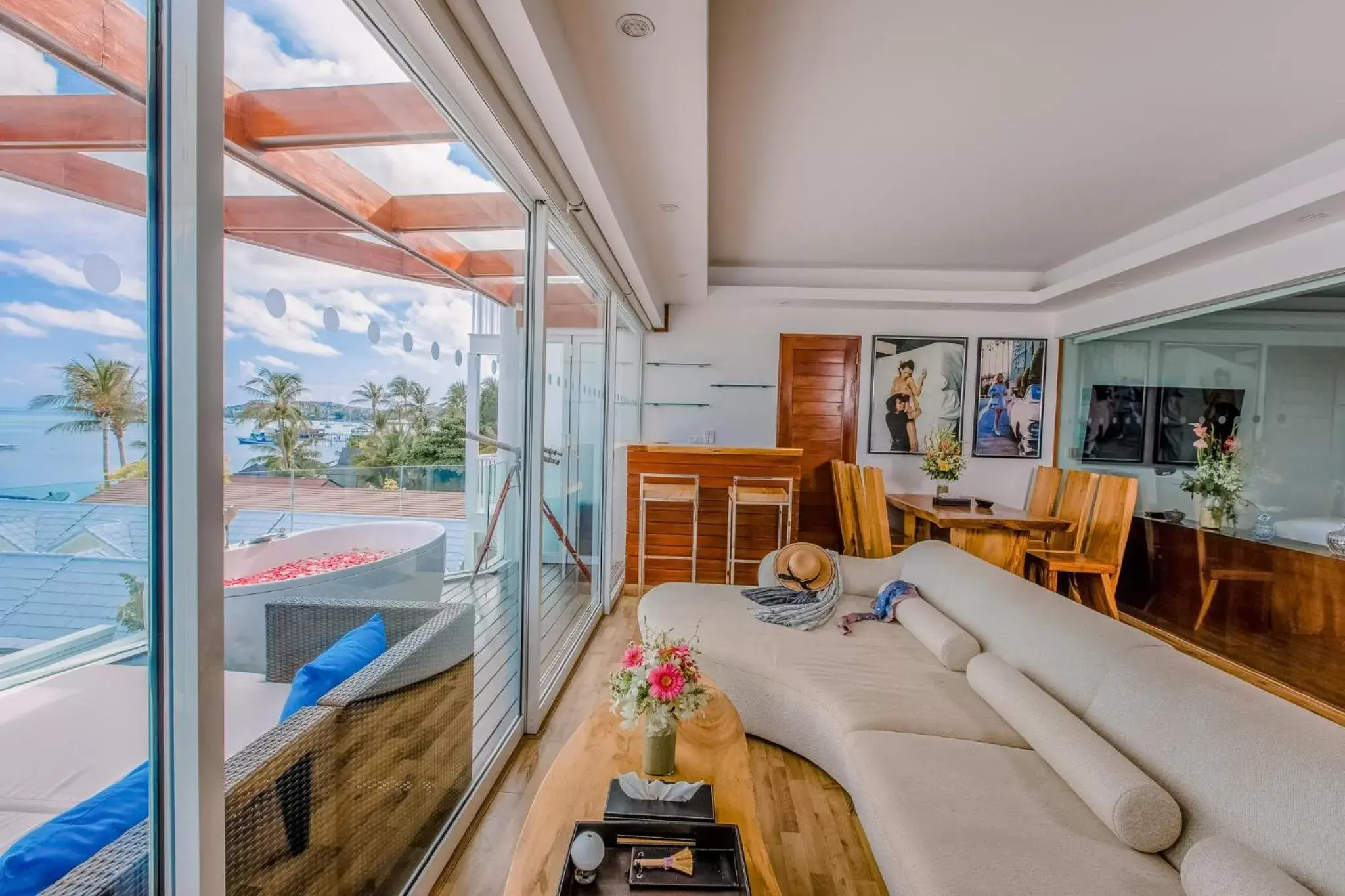 Living room in The Privilege Hotel Ezra Beach Club