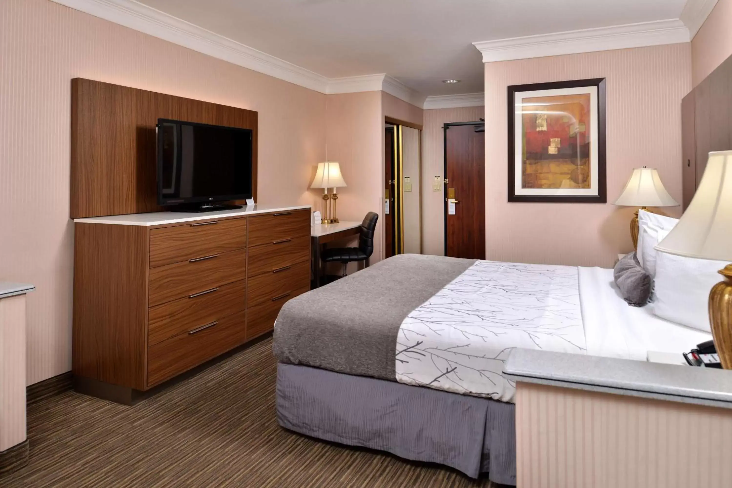 Photo of the whole room, Bed in Best Western Plus Suites Hotel - Los Angeles LAX Airport