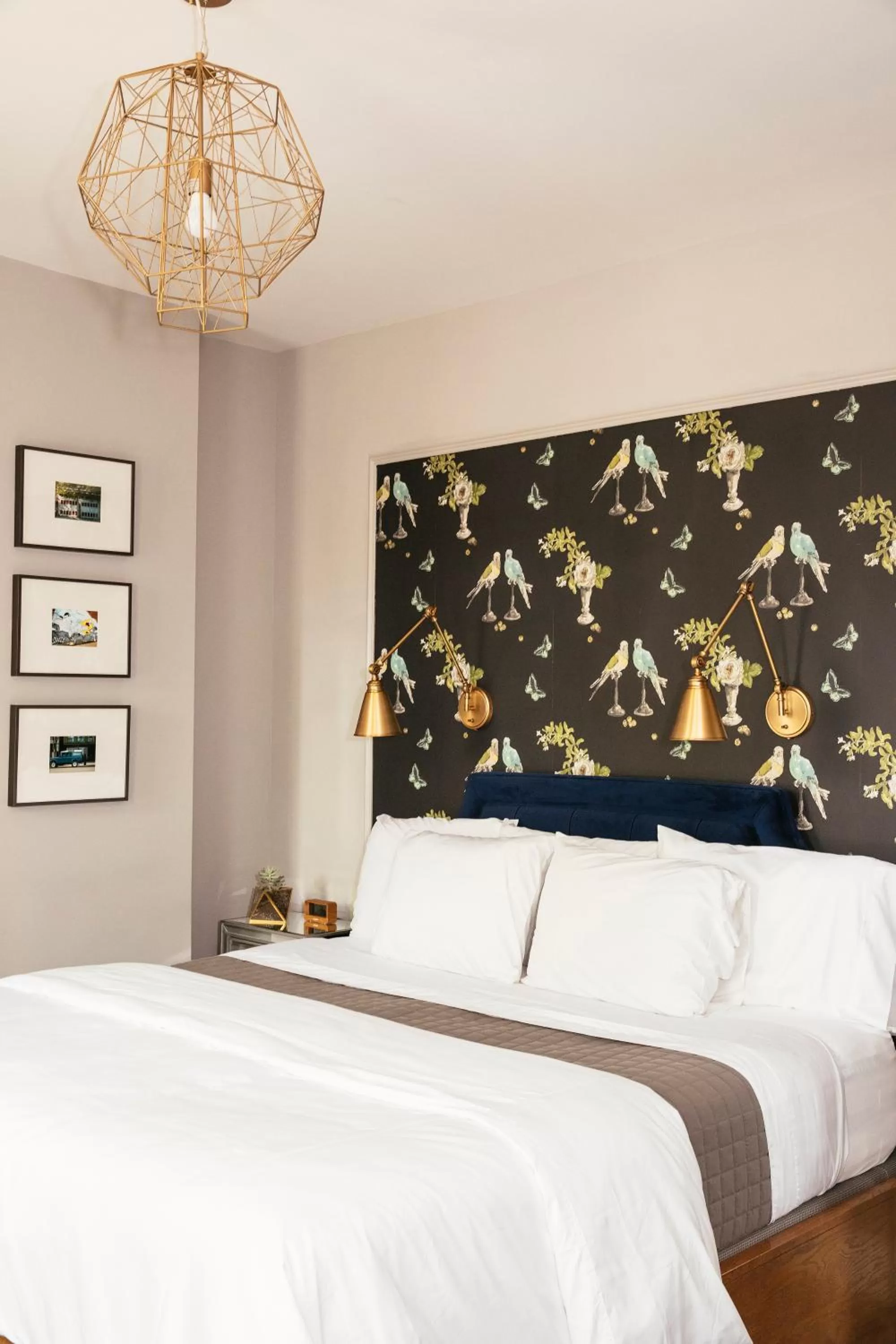 Photo of the whole room, Bed in Wicker Park Inn