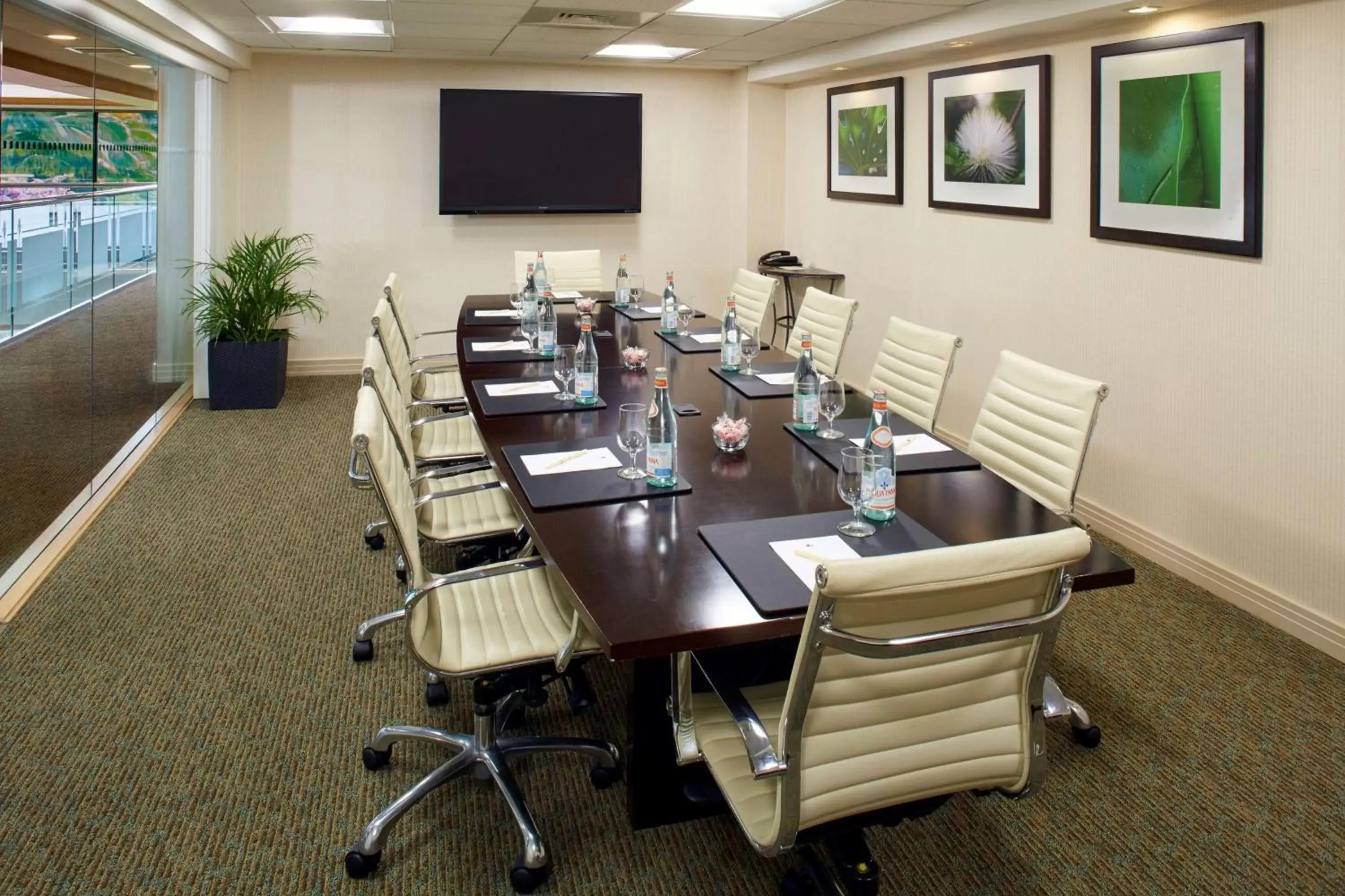 Meeting/conference room in DoubleTree by Hilton Alana - Waikiki Beach