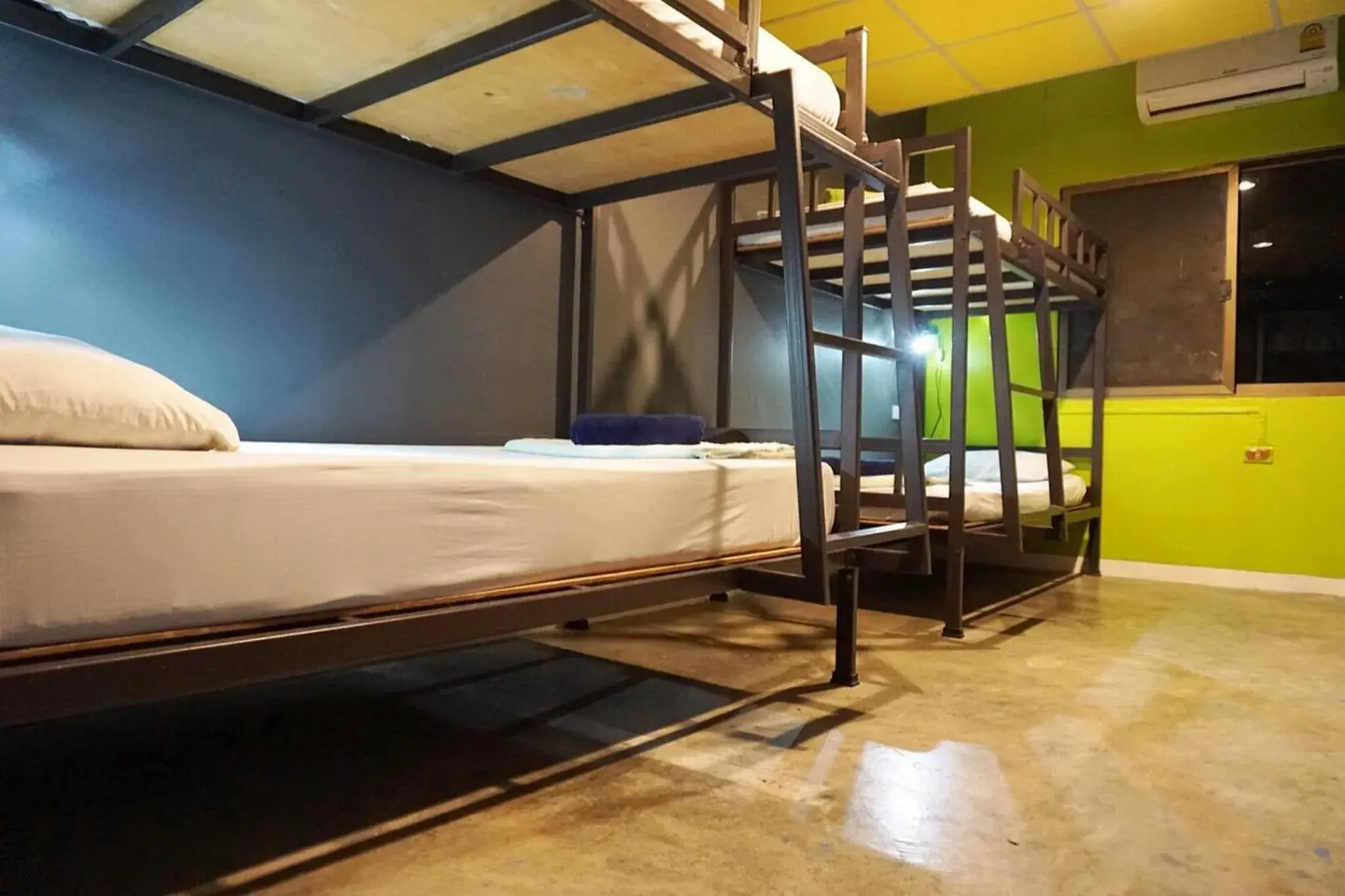 Bunk Bed in B&B House & Hostel