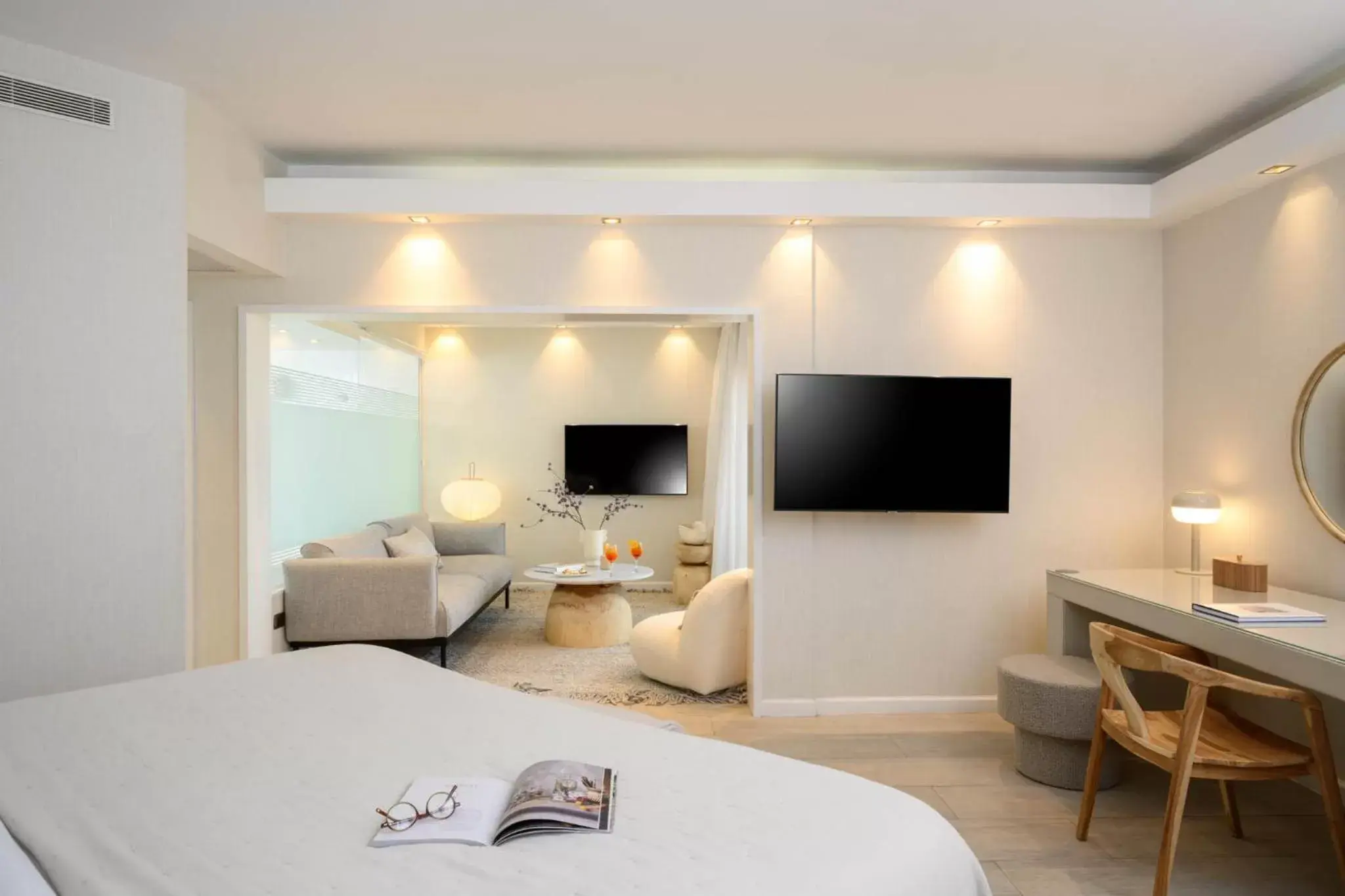 TV/Entertainment Center in Carlton Tel Aviv Hotel – Luxury on the Beach