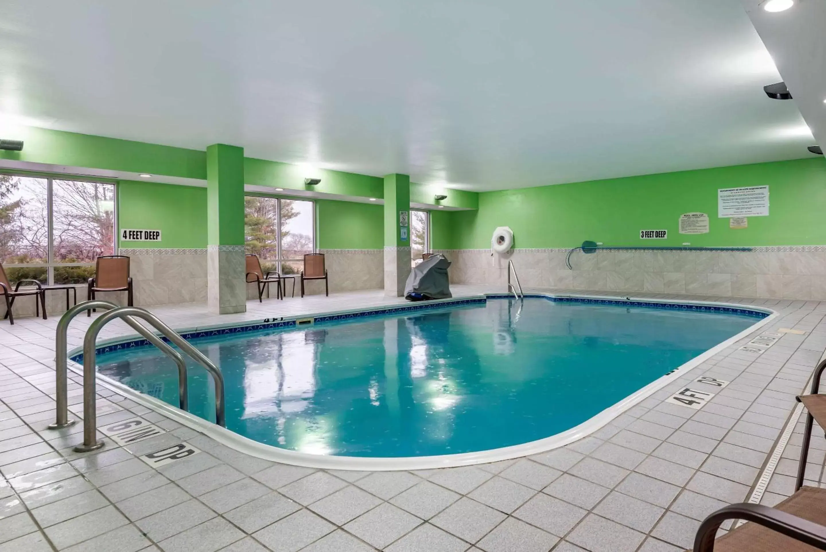 On site, Swimming Pool in Comfort Inn & Suites Liverpool-Clay