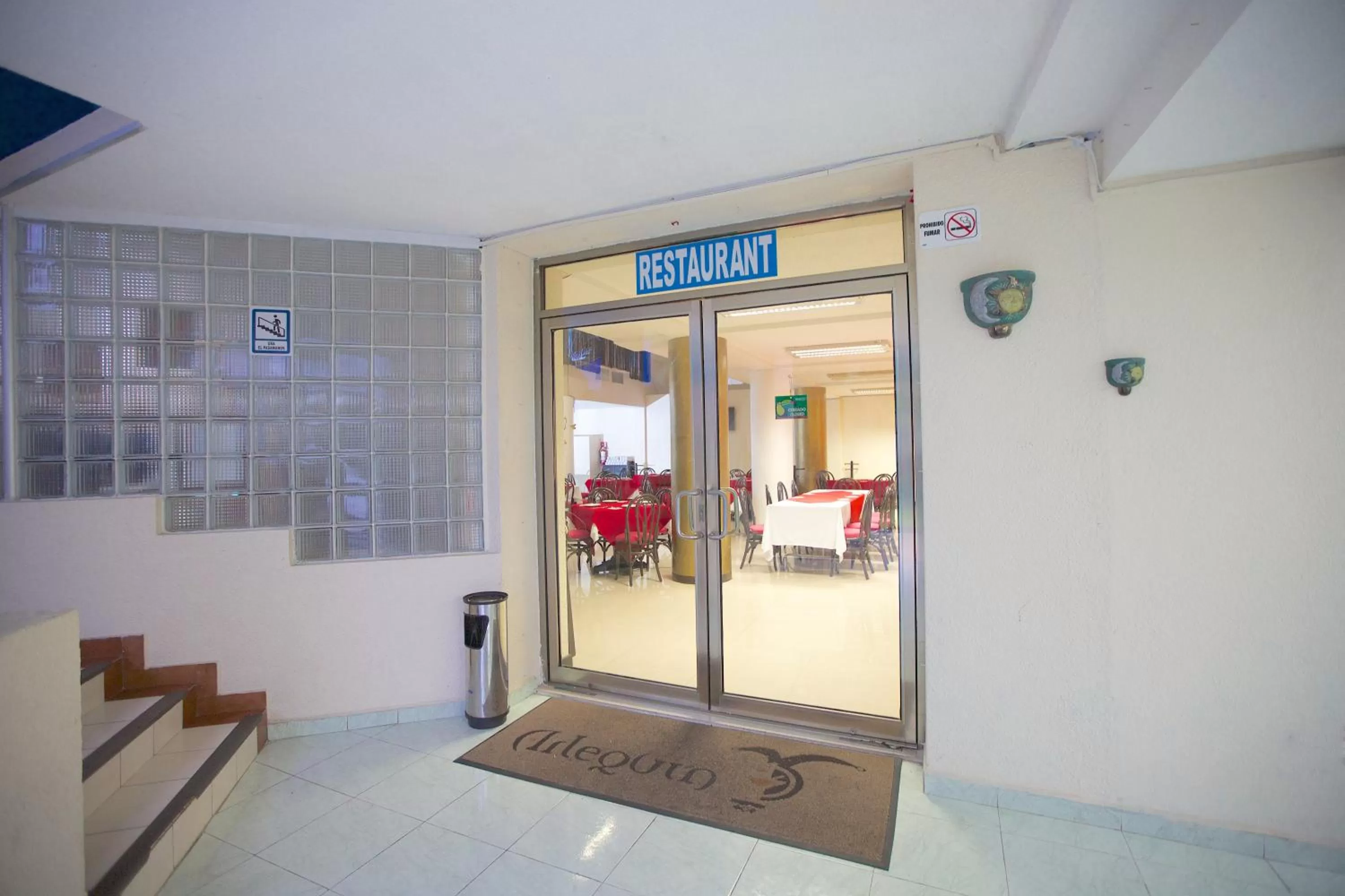 Restaurant/places to eat in Hotel Principe