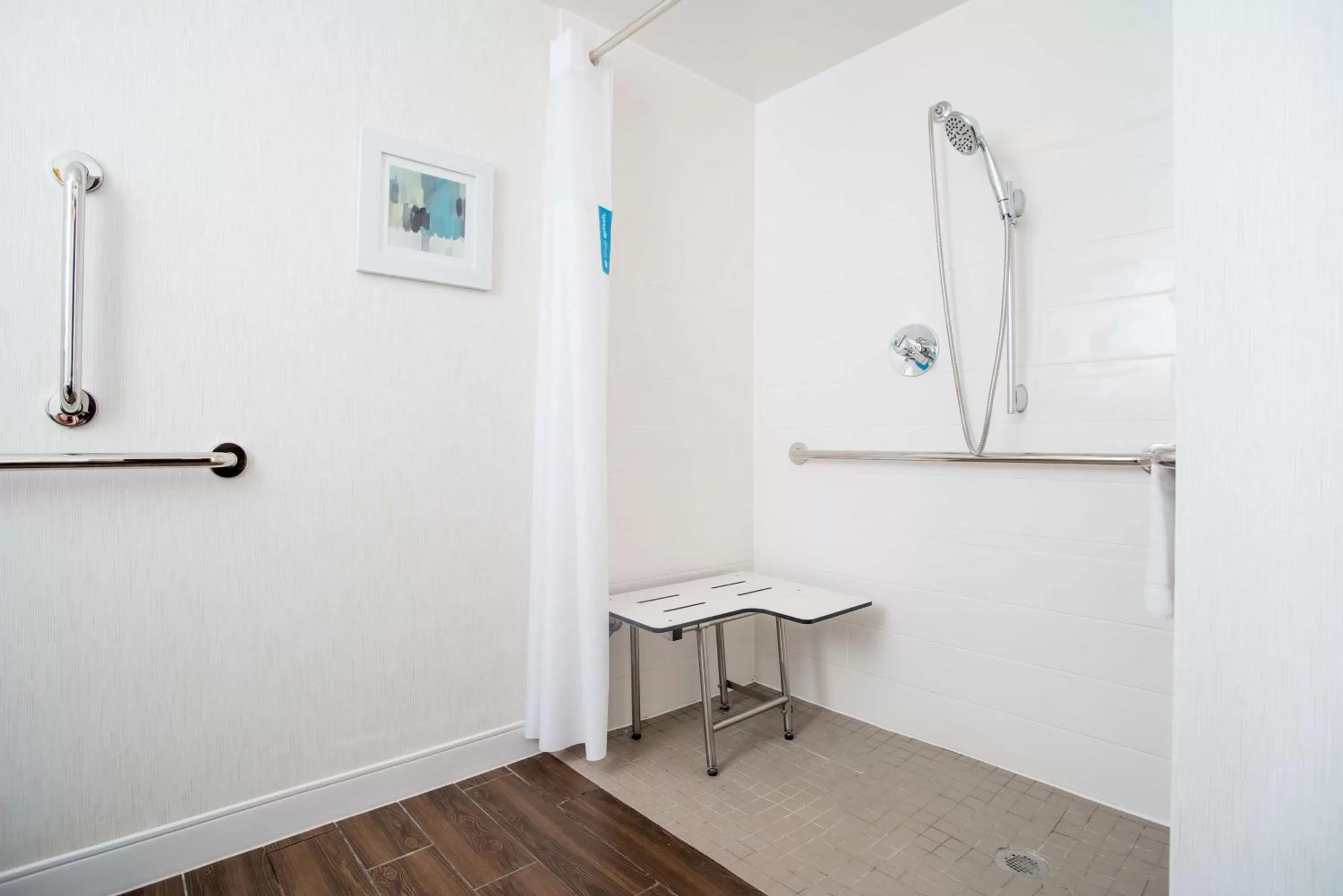 Bathroom in Hampton Inn Joplin