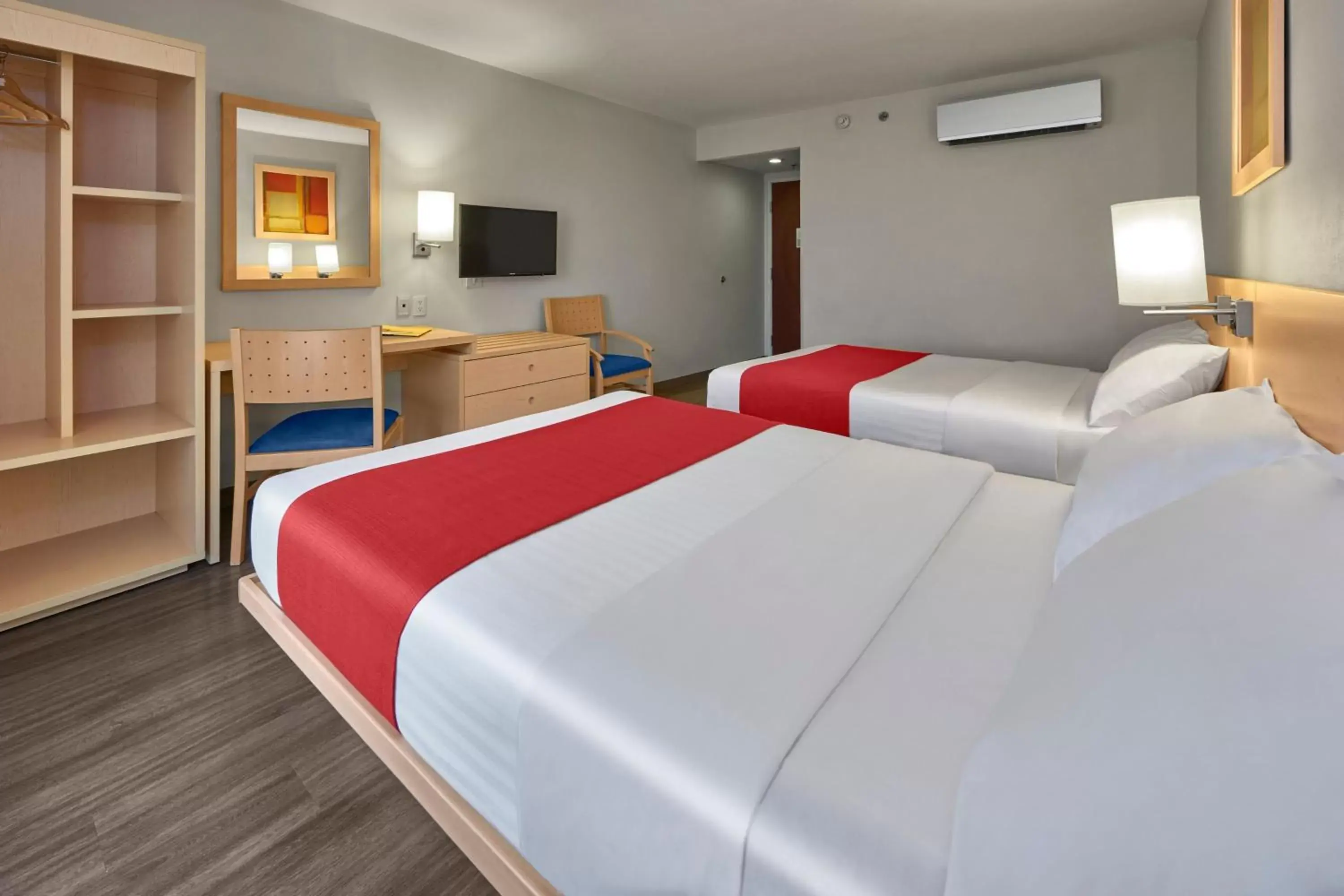 Photo of the whole room, Bed in City Express by Marriott Silao Aeropuerto