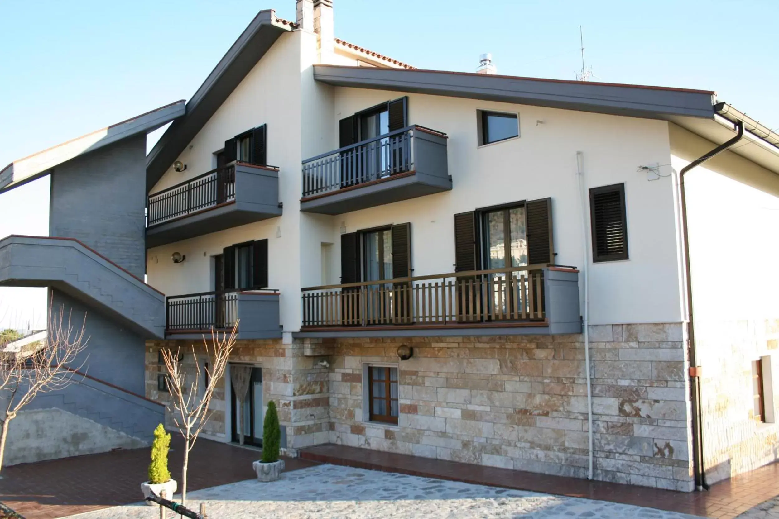 Facade/entrance, Property Building in Villa Ruberto