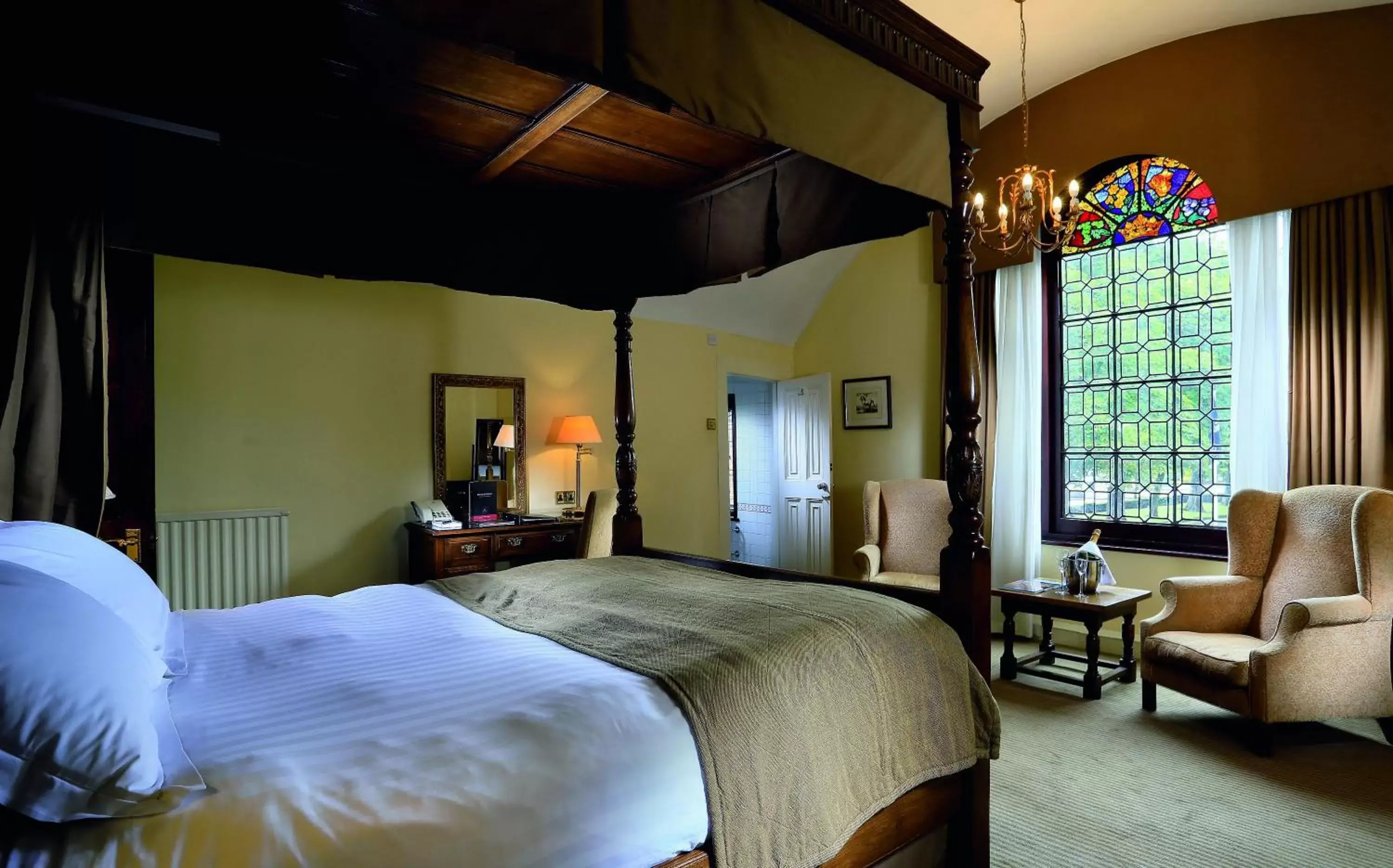 Photo of the whole room, Bed in Macdonald Alveston Manor Hotel