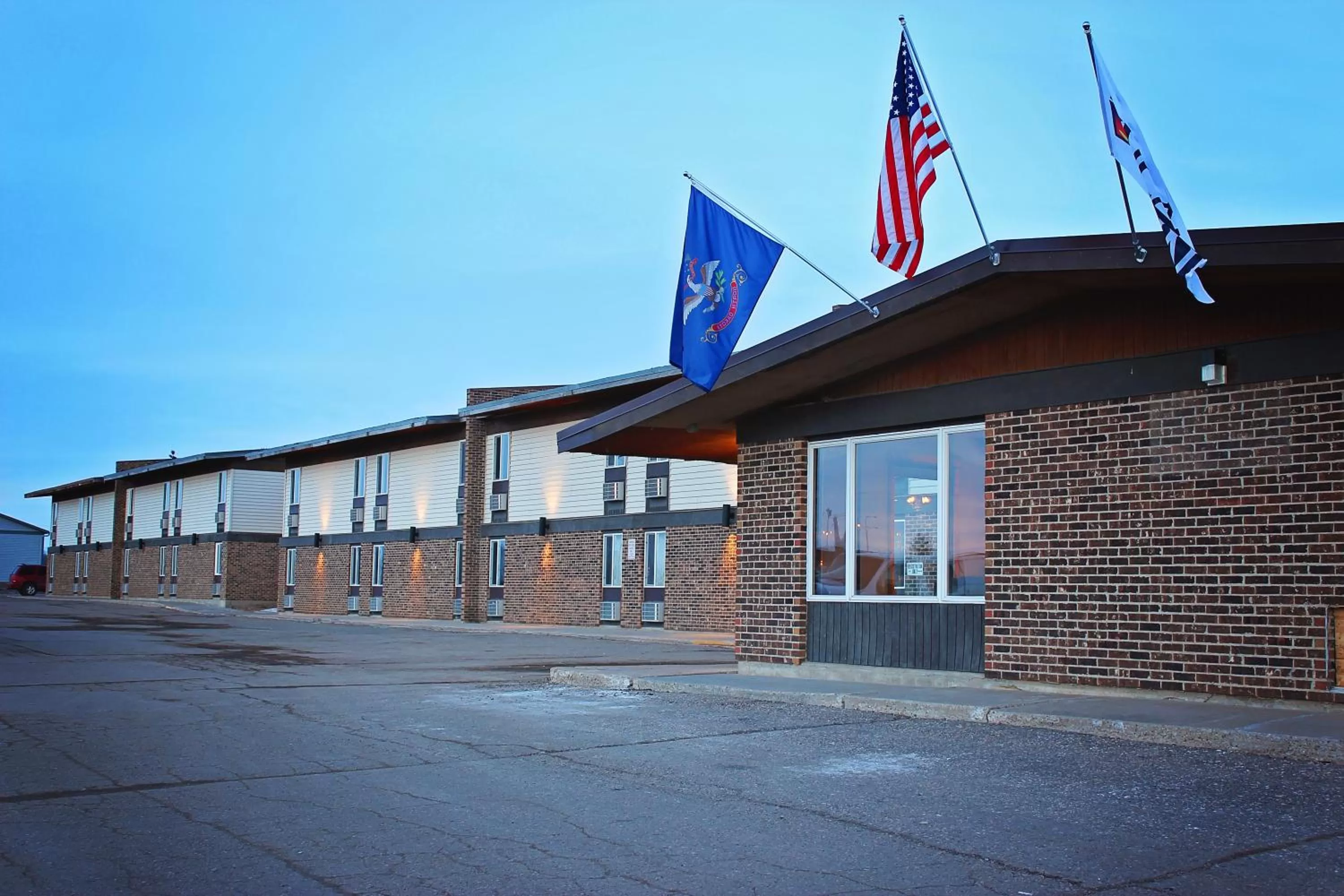 Facade/entrance in Sunlac Inn Devils Lake