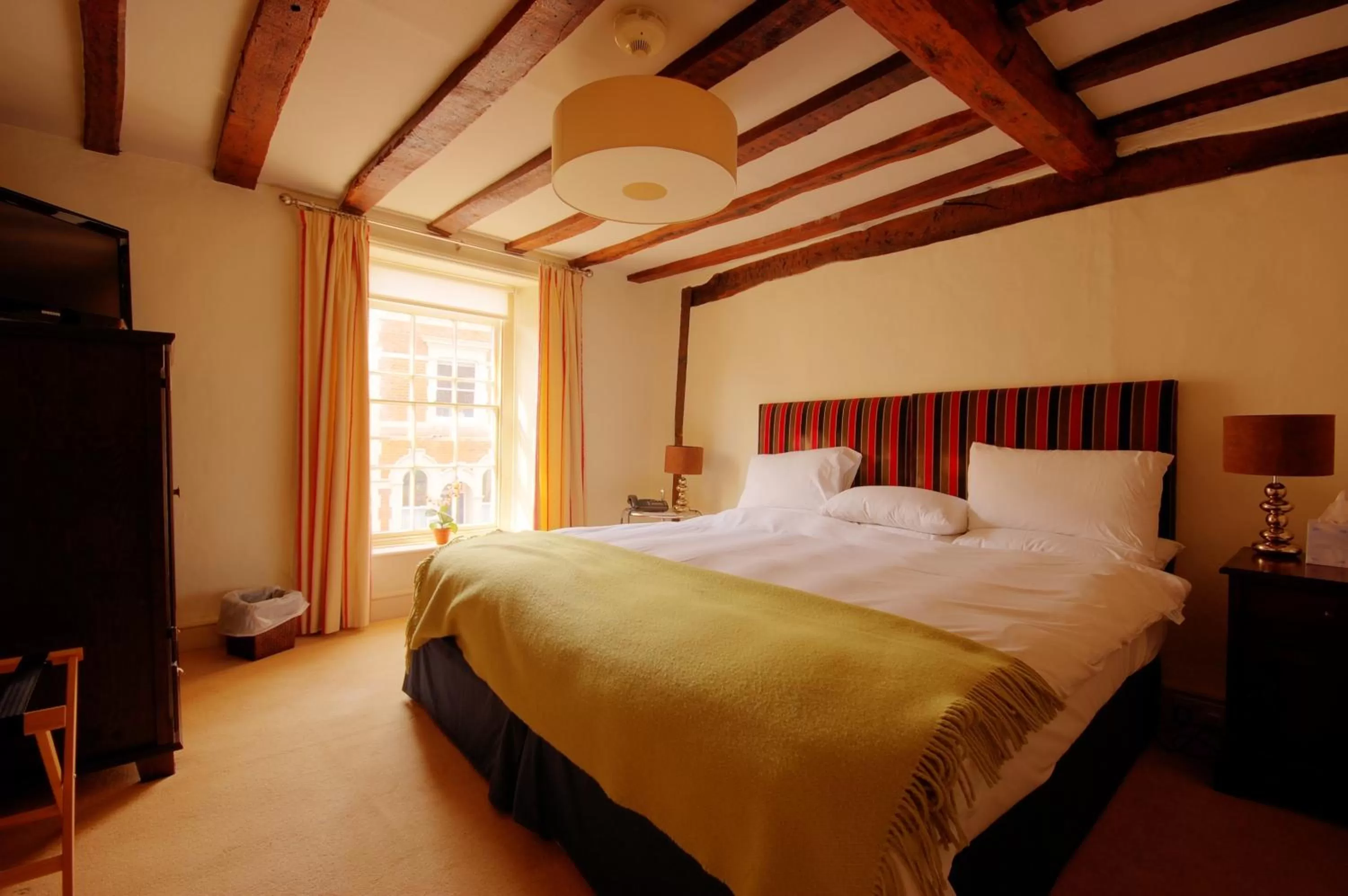 Bedroom, Bed in Sutherland House