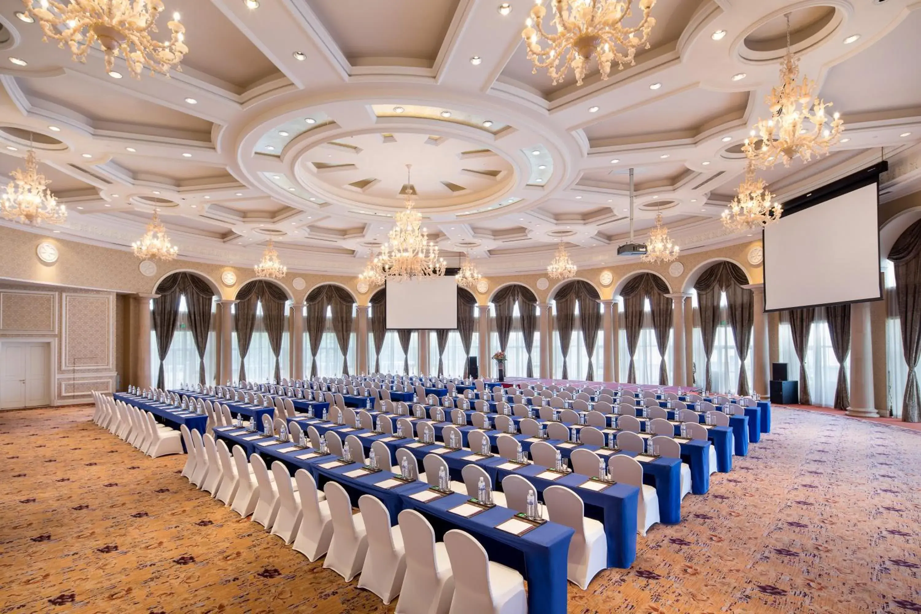 Meeting/conference room, Banquet Facilities in Crowne Plaza Ocean Spring Resort, an IHG Hotel