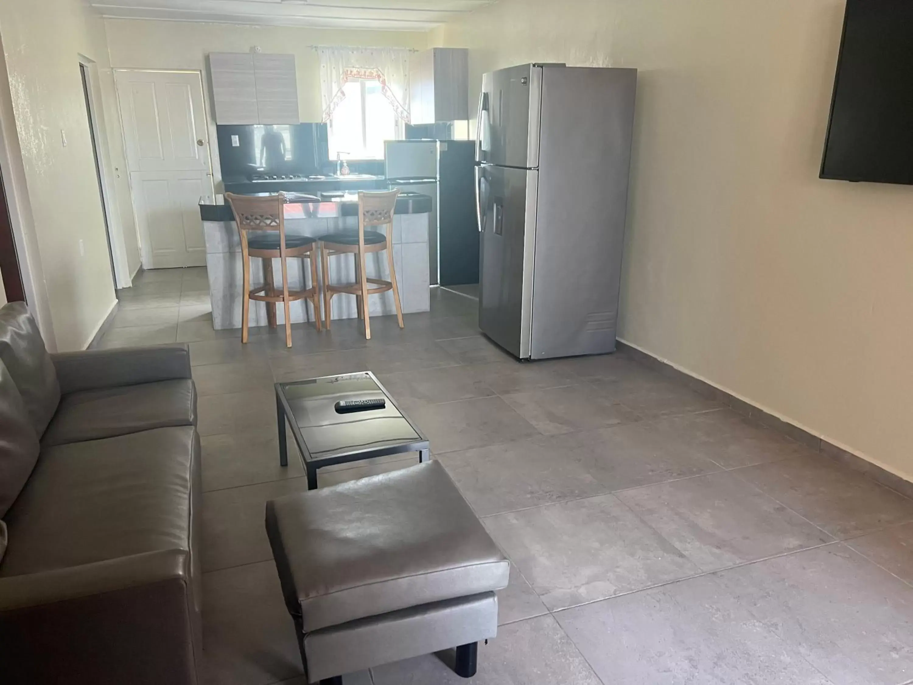 Three-Bedroom Villa in Curasita colour Appartments Three-Bedroom Villa in Curasita colour Appartments