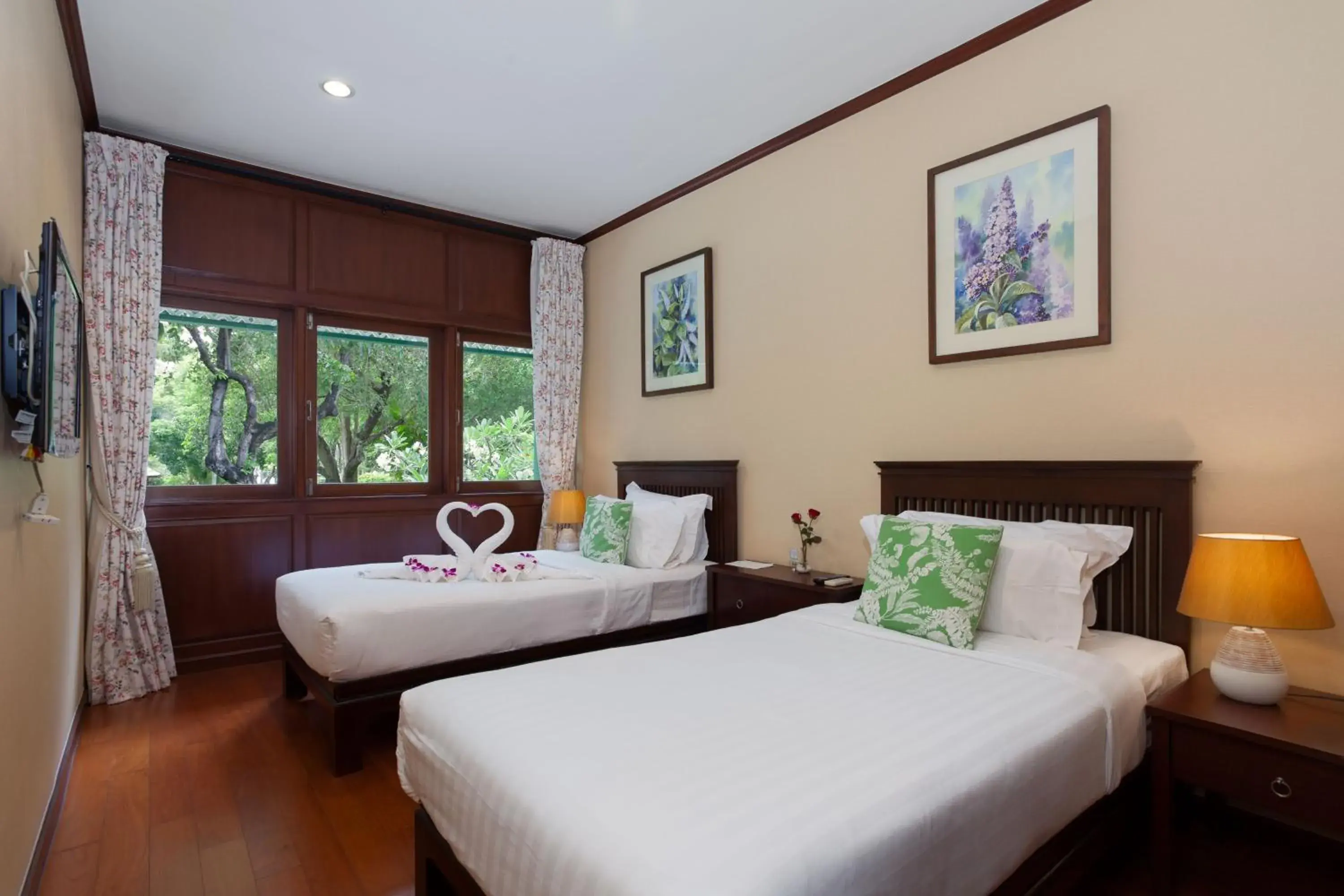 Bed in Raya Resort Cha-Am