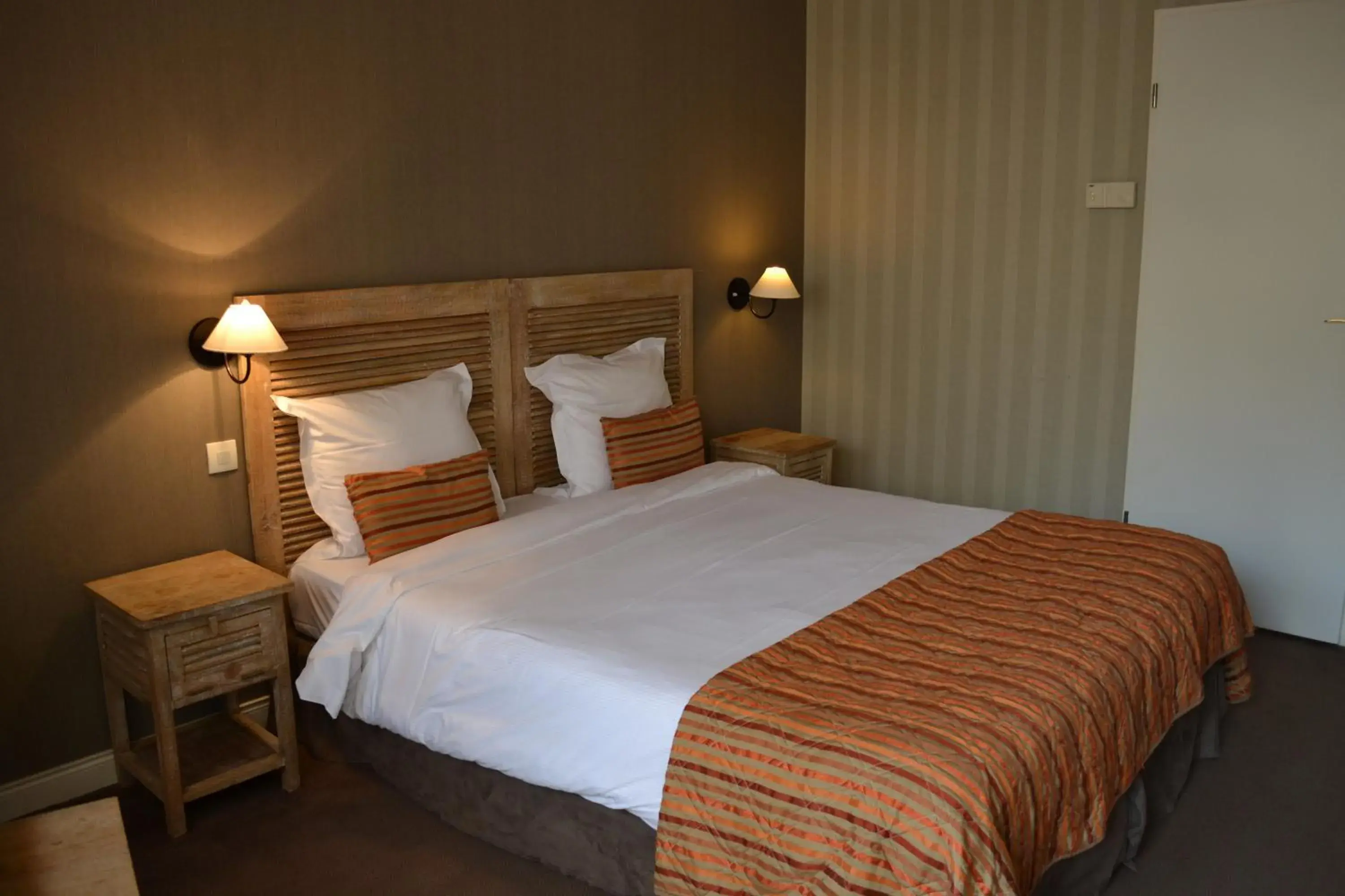 Photo of the whole room, Bed in Almoria Hôtel & SPA