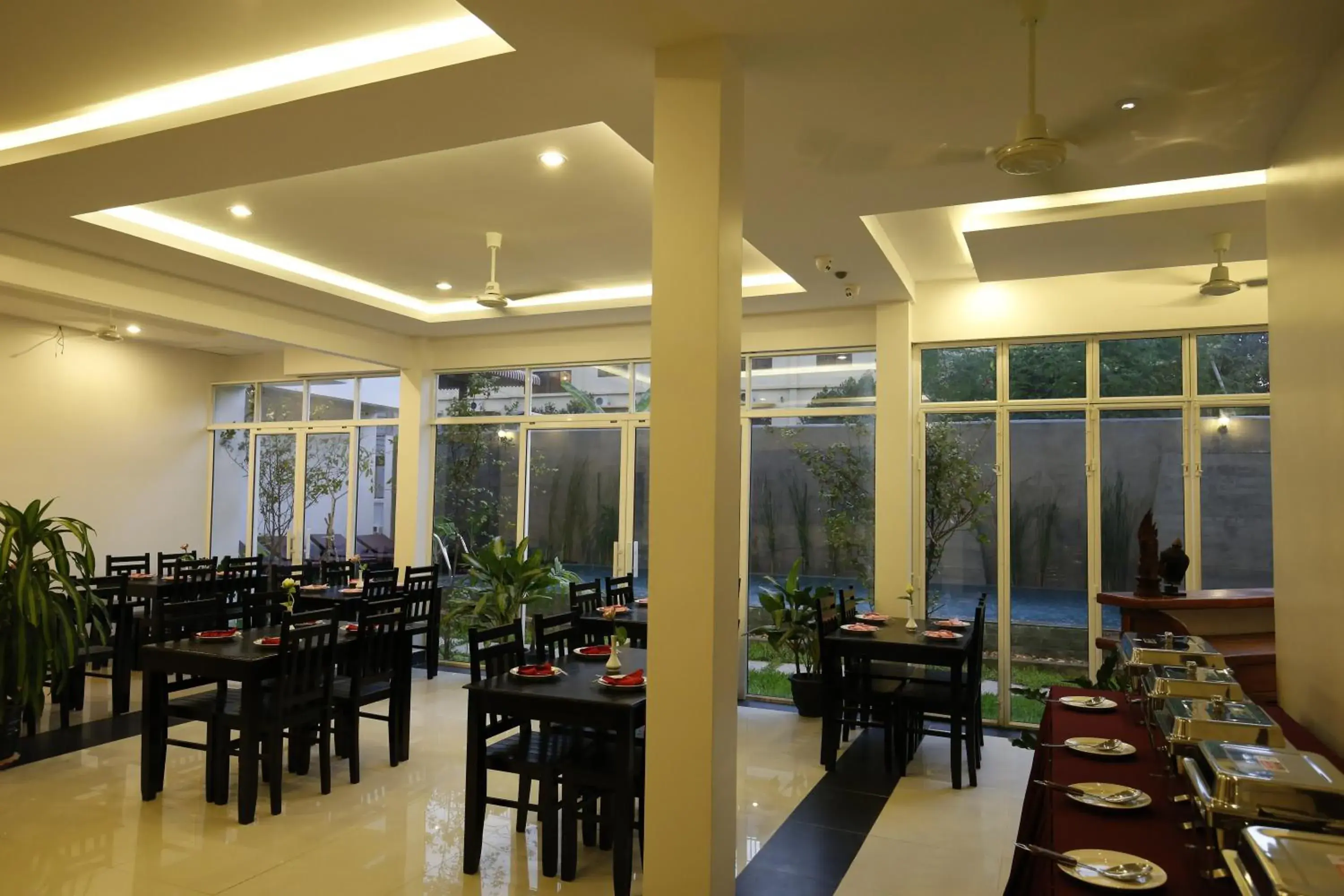 Restaurant/Places to Eat in Holy Angkor Hotel