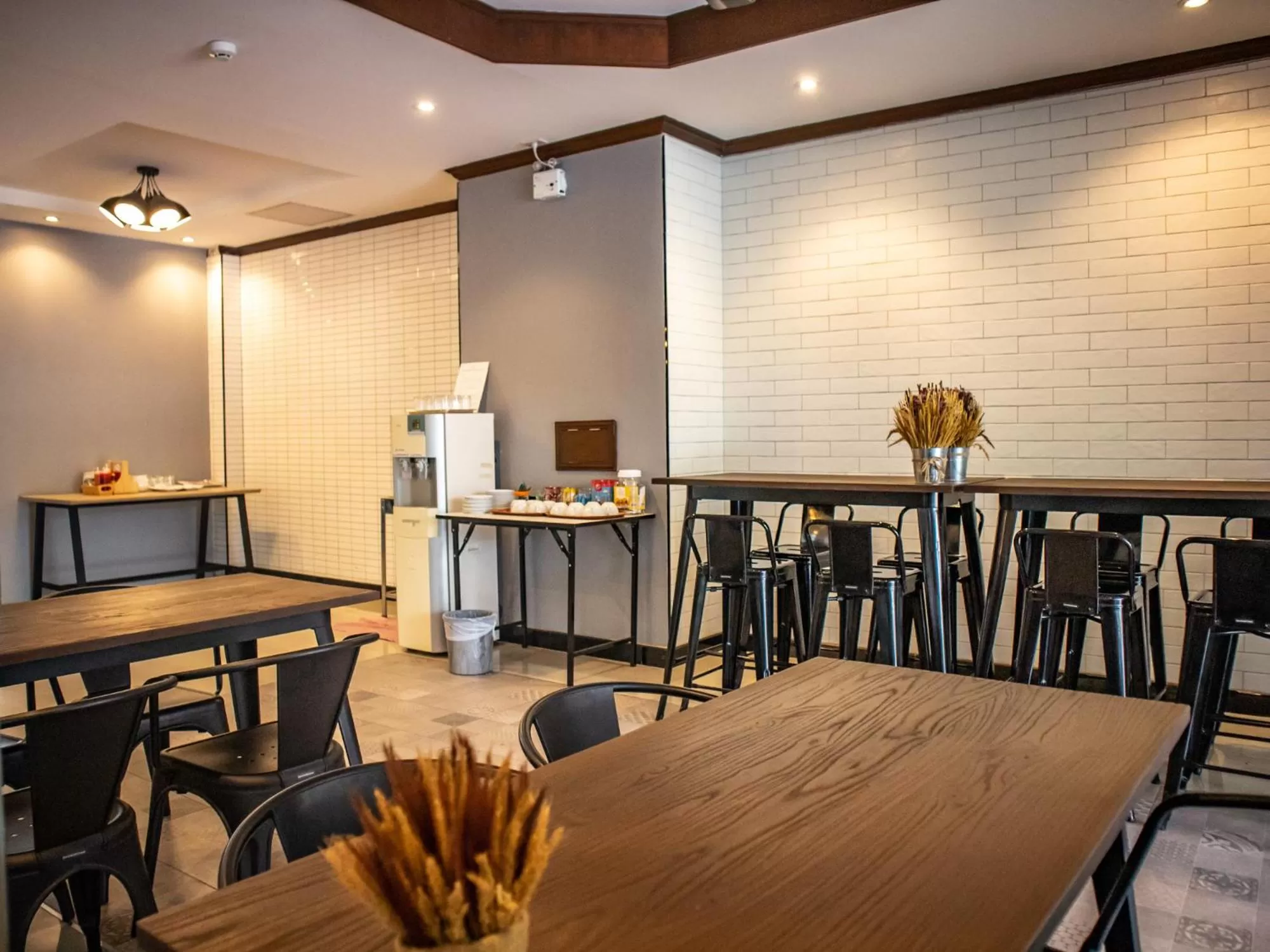 Restaurant/places to eat in The Moon Night Ao Nang Hotel