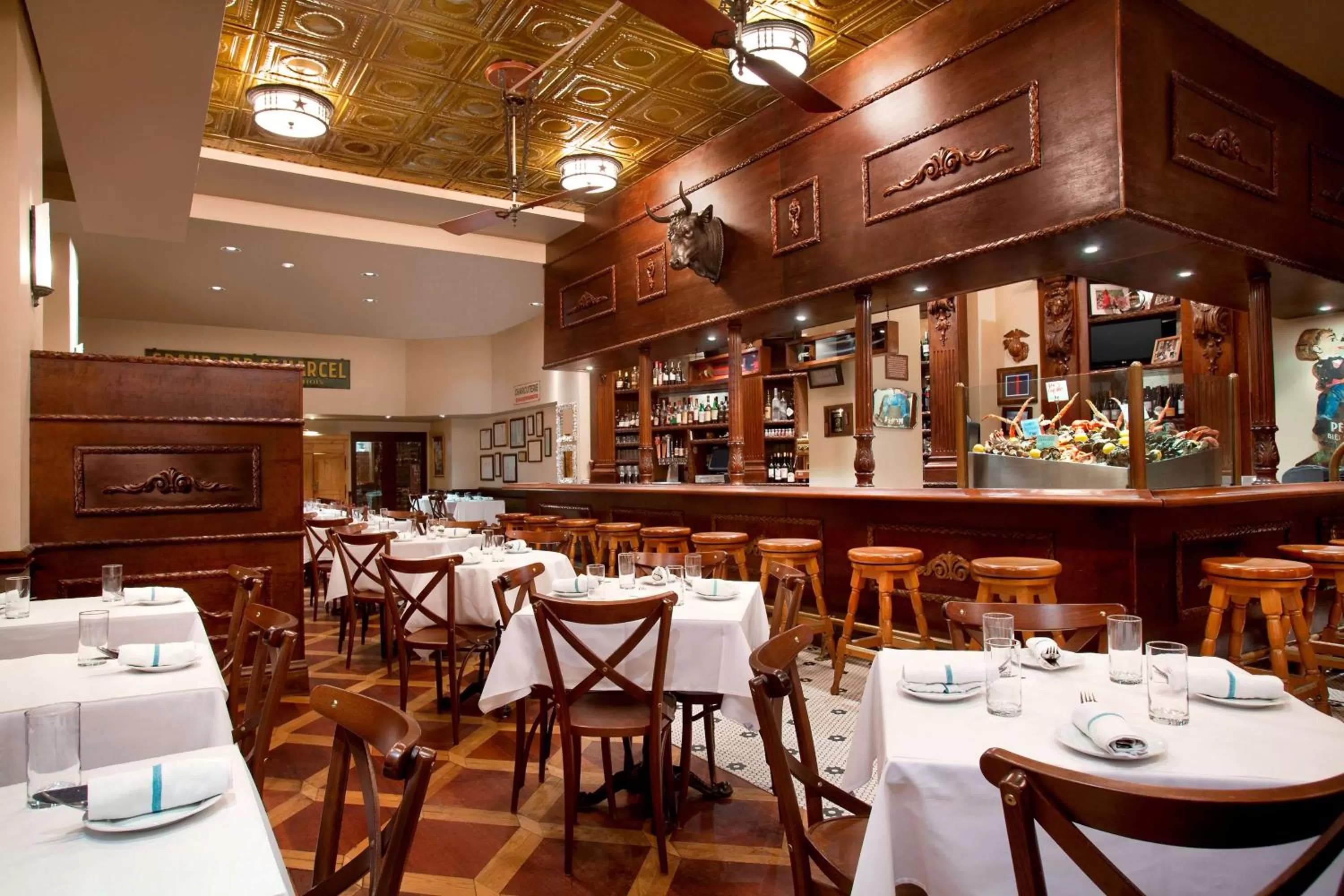 Restaurant/places to eat in Hilton New Orleans / St. Charles Avenue