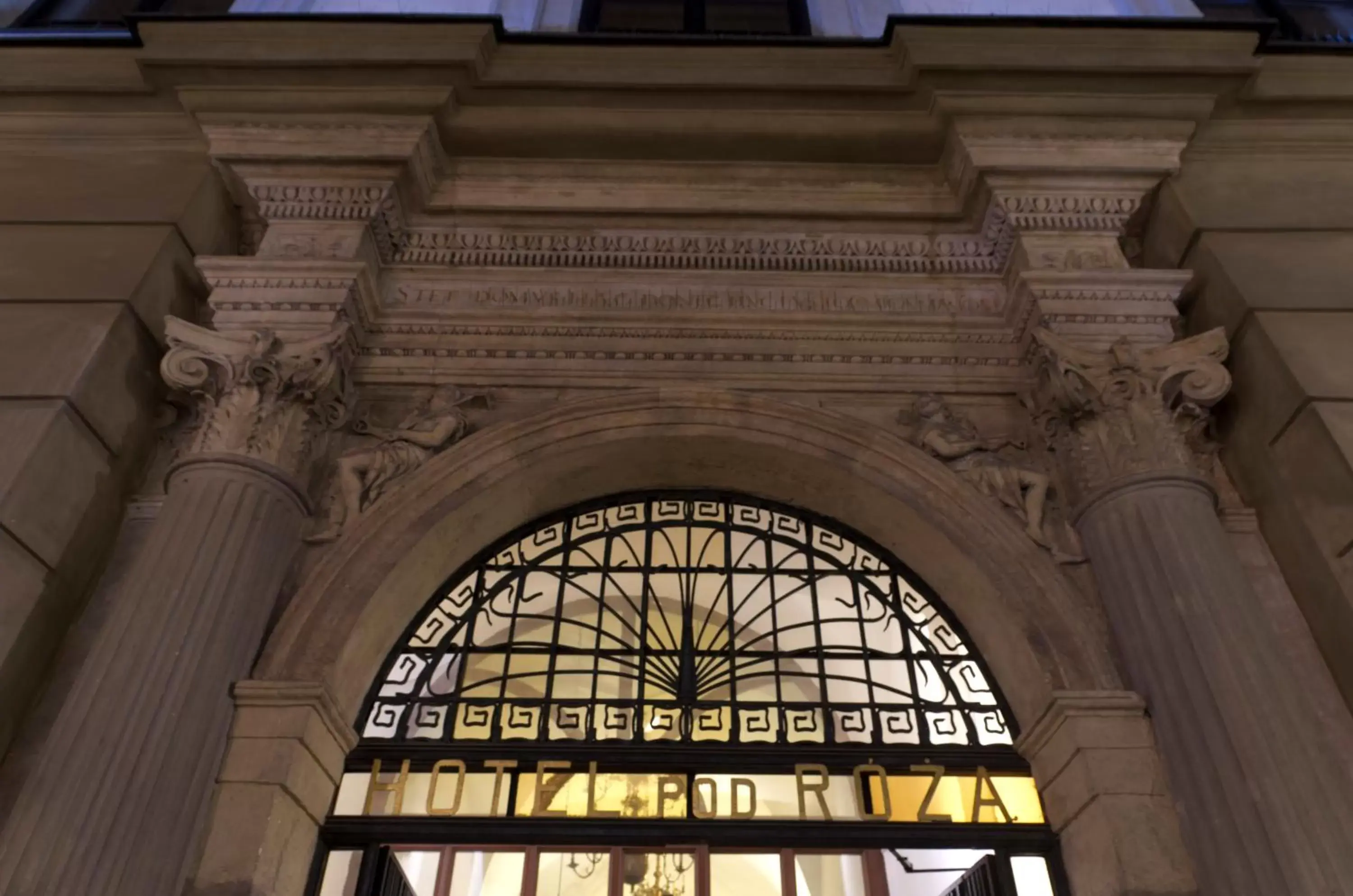 Facade/entrance in Hotel Pod Różą