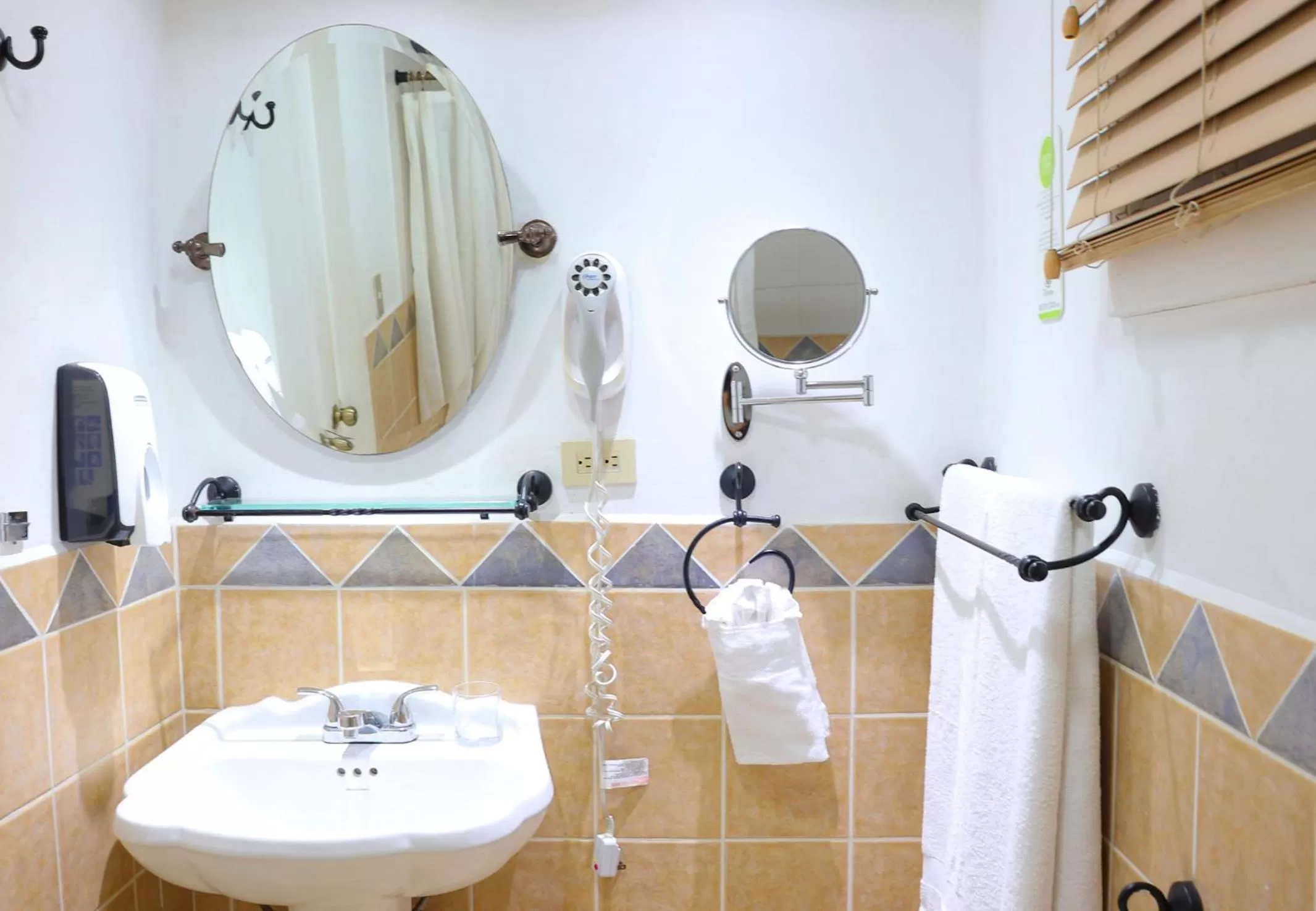 Bathroom in Hotel Victoriano