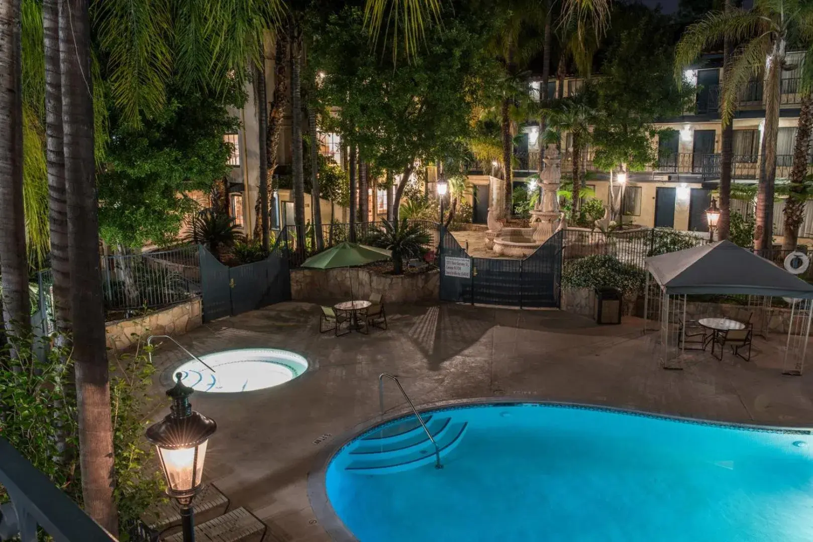 Swimming pool in Vanllee Hotel Swimming pool in Vanllee Hotel