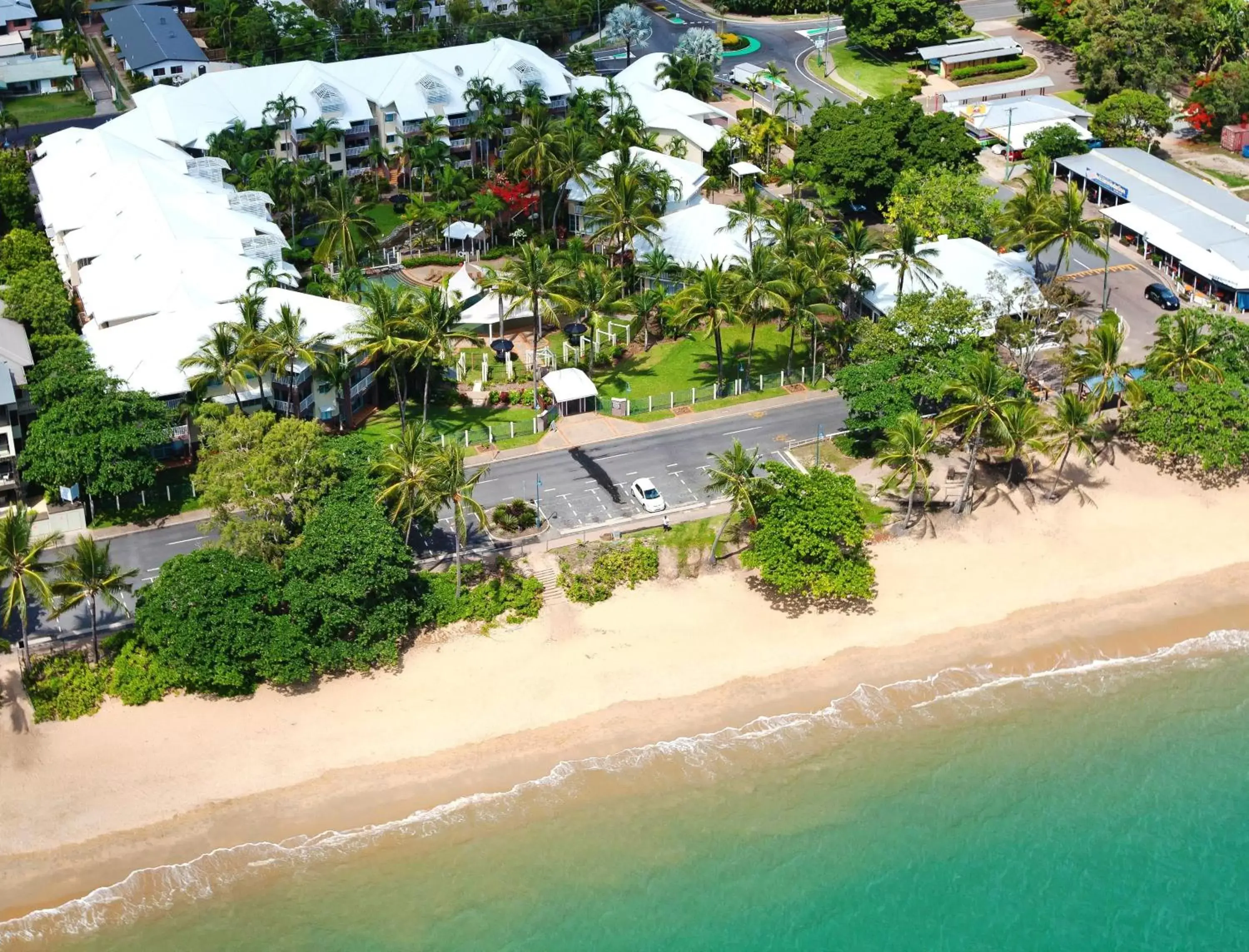 Facade/entrance, Bird's-eye View in Coral Sands Beachfront Resort