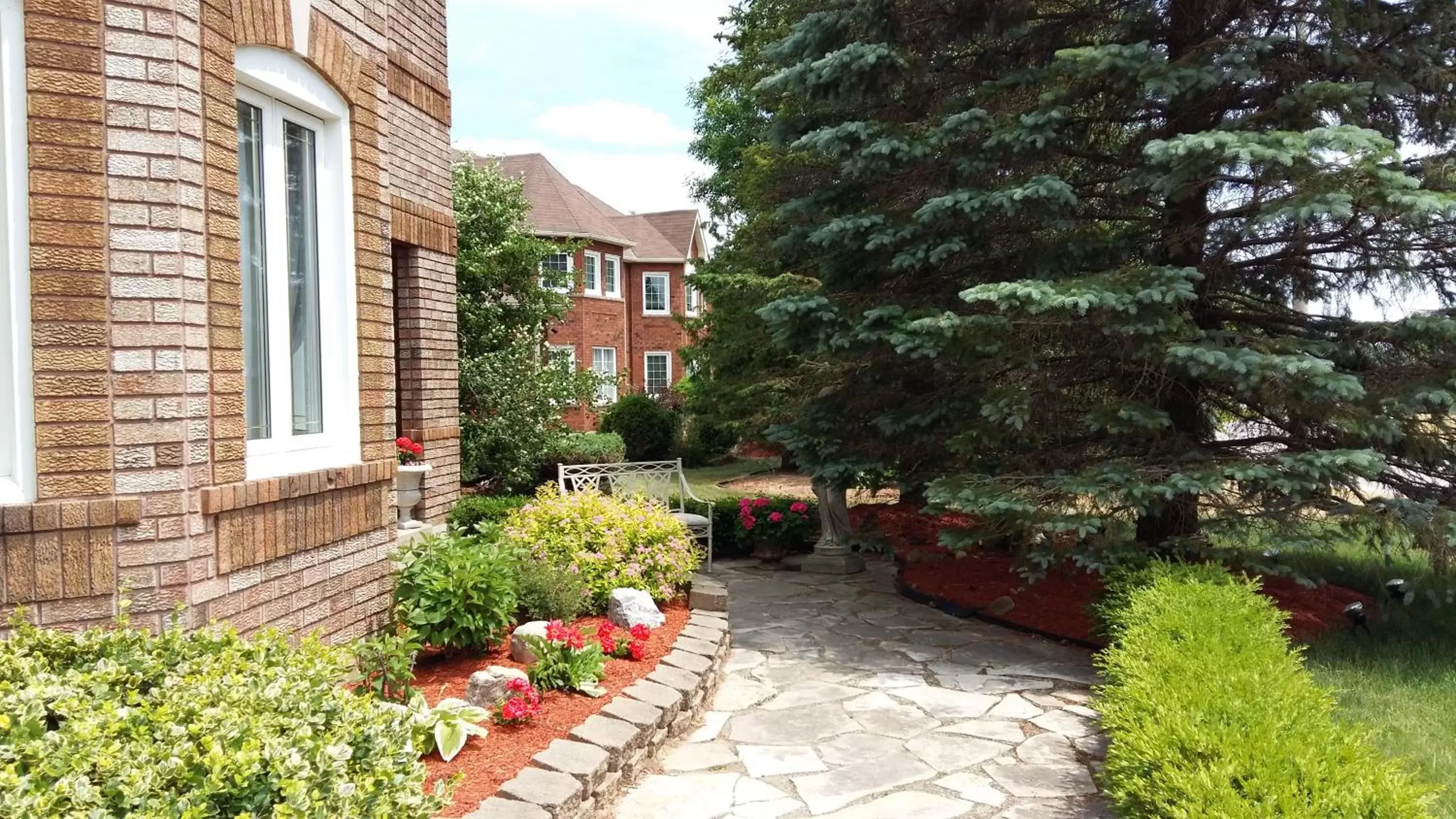 Garden, Property Building in Molly's Retreat B and B