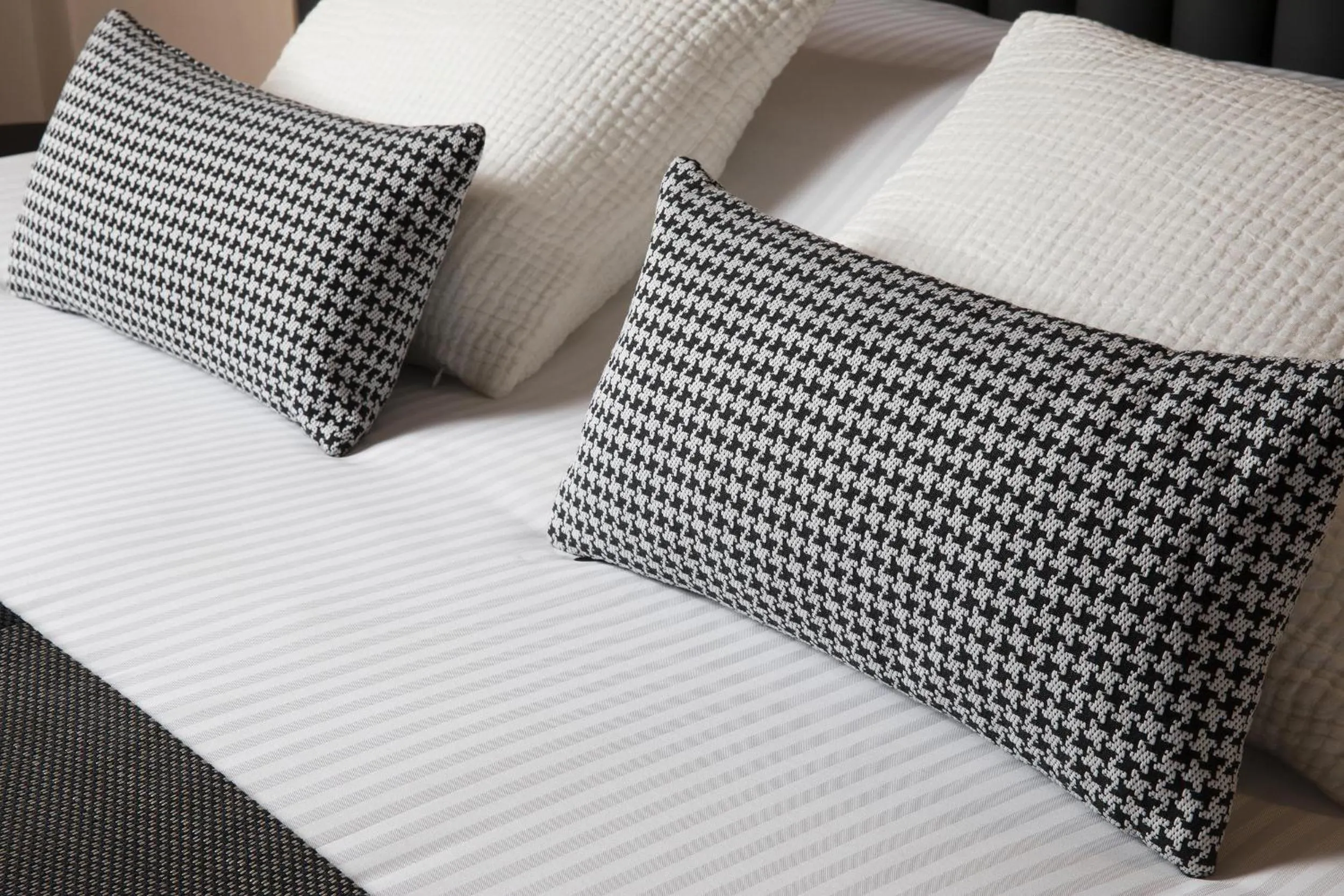 Bedroom, Bed in Hôtel Diana Dauphine