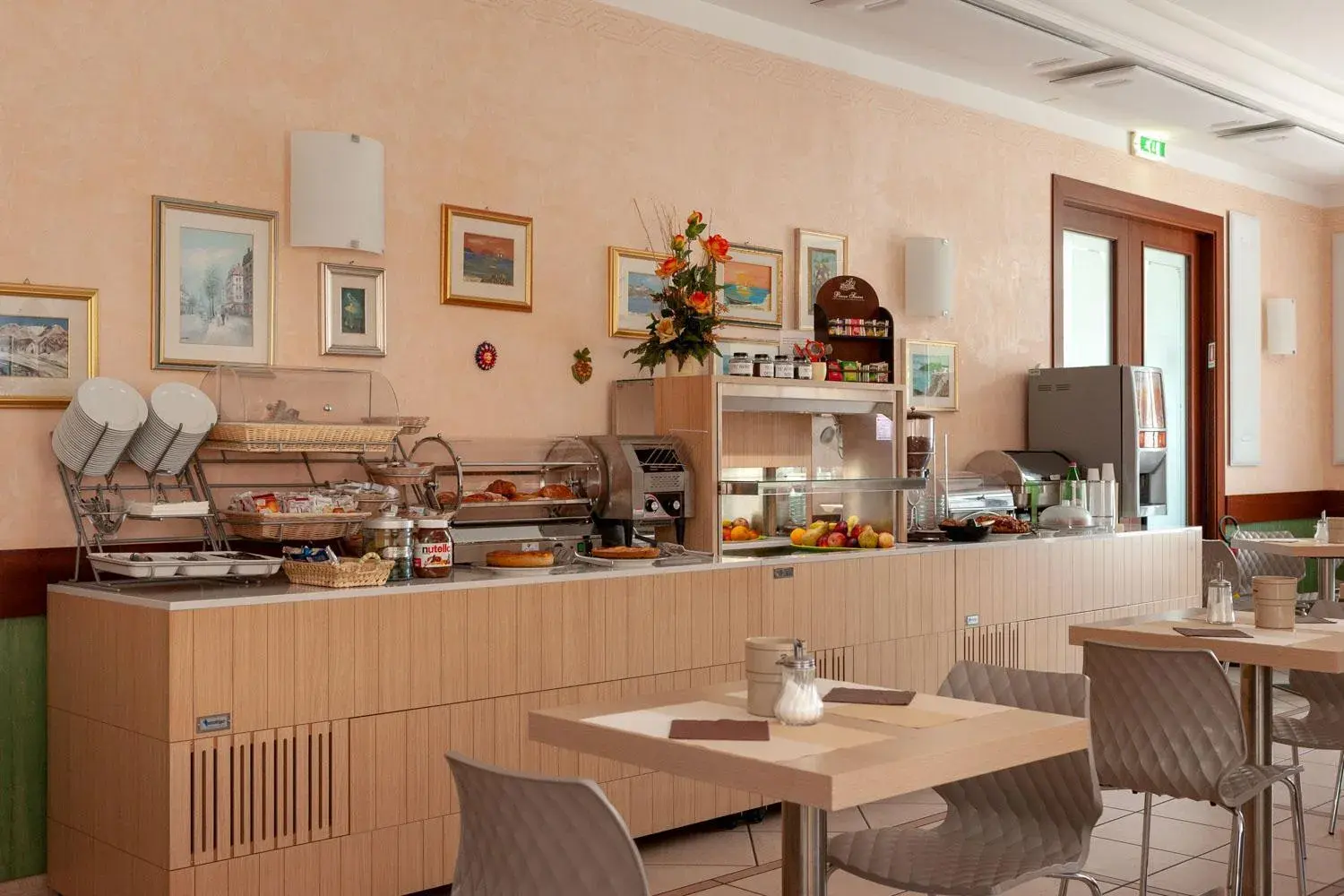 Lounge or bar, Restaurant/Places to Eat in Hotel Mondial