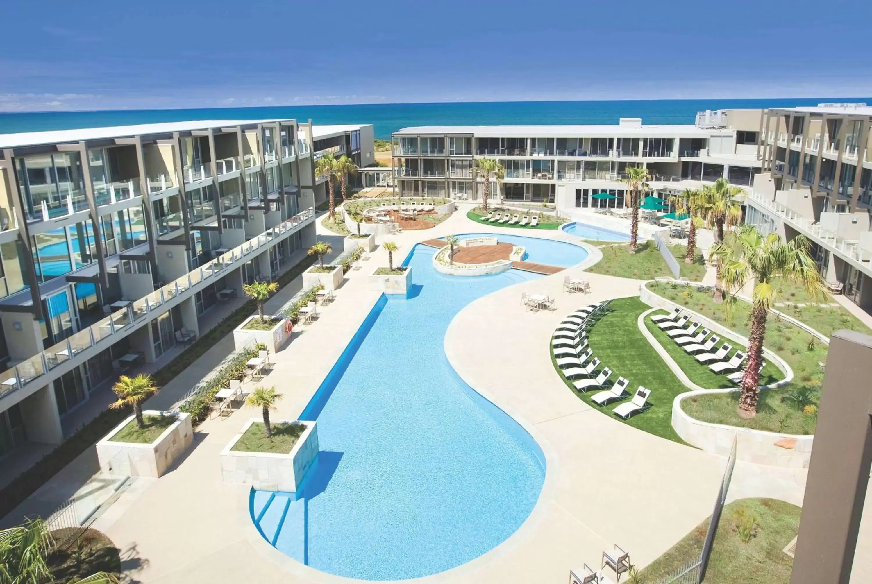 Property building, Pool View in Wyndham Resort Torquay