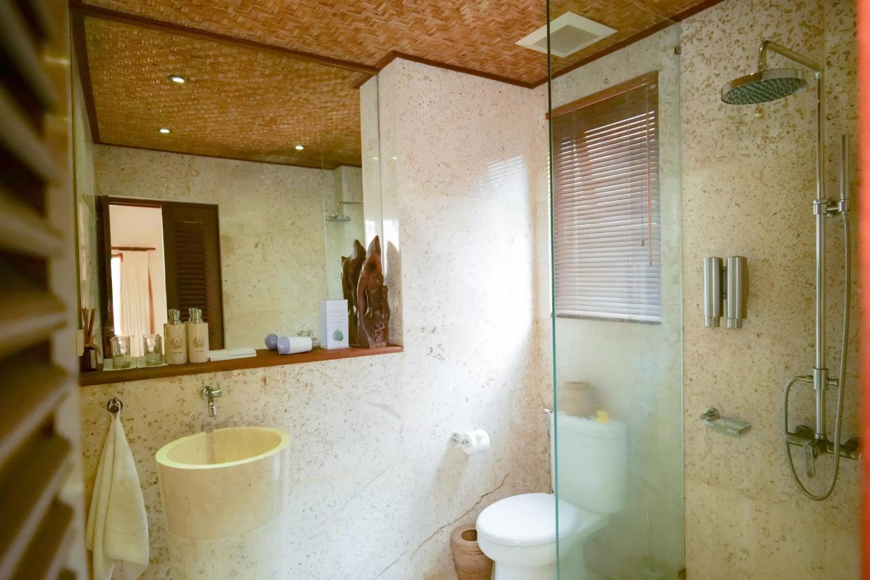 Shower, Bathroom in Gayatri