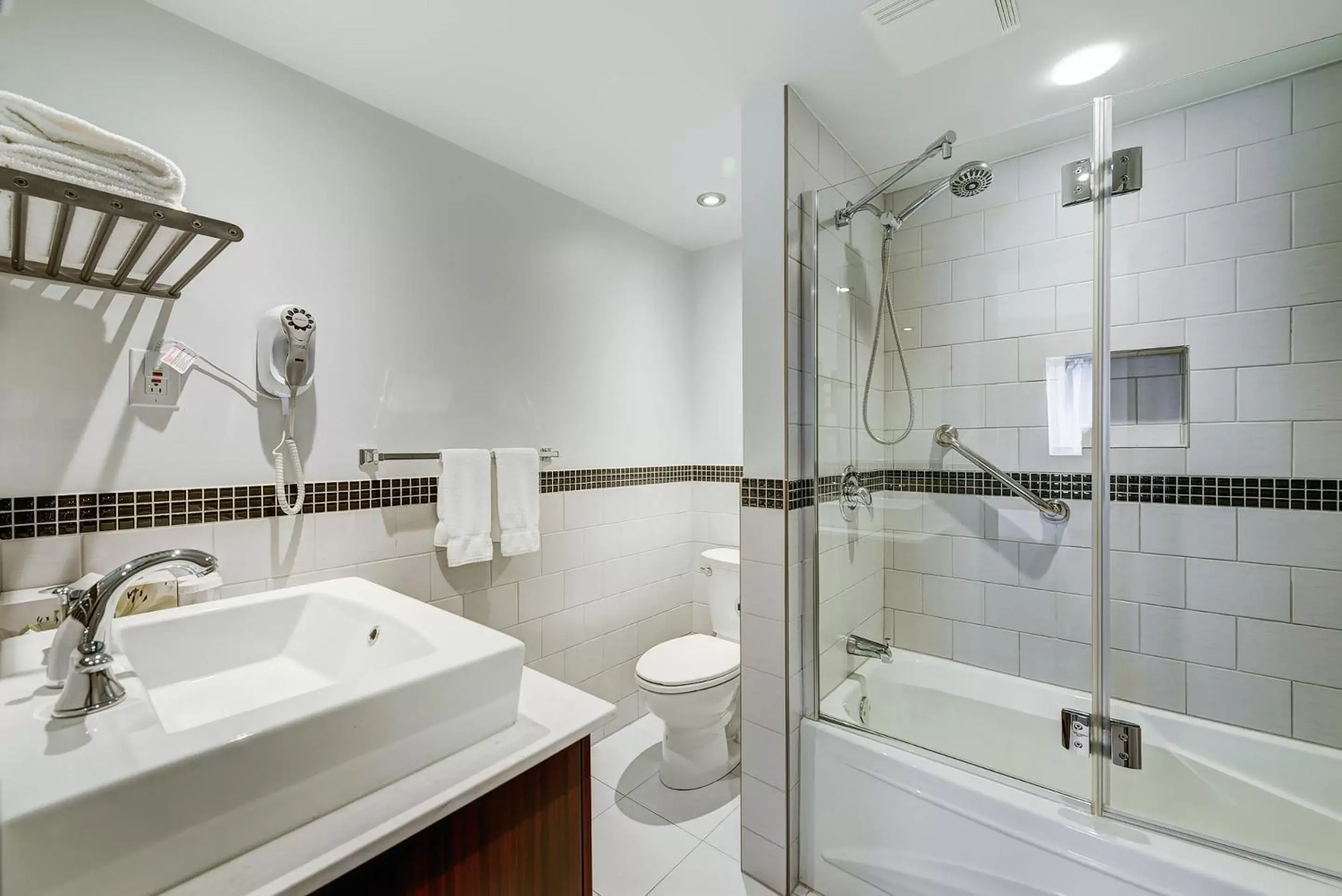 Bathroom in Terrasse Royale Hotel