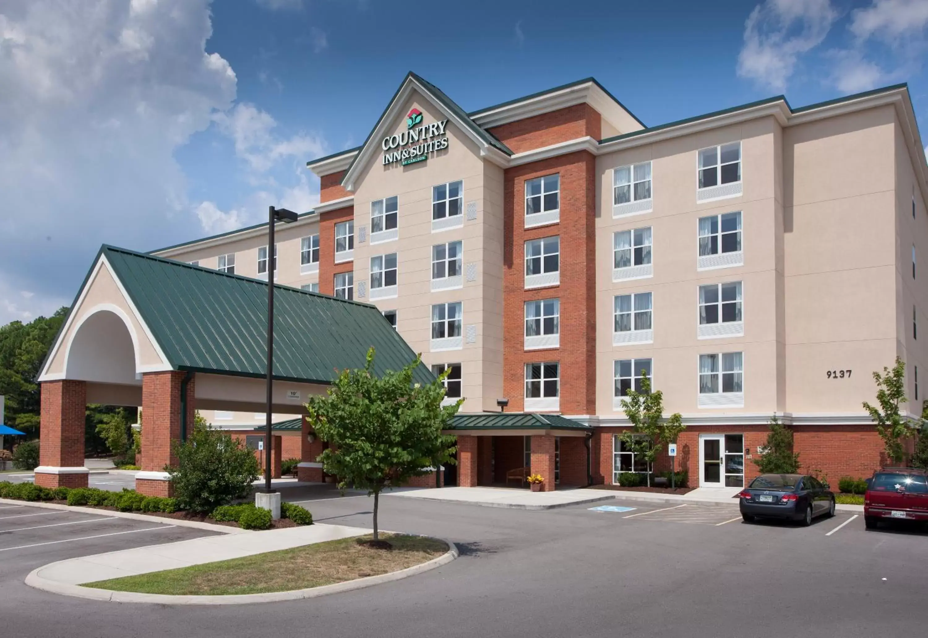 Facade/entrance, Property Building in Country Inn & Suites by Radisson, Knoxville at Cedar Bluff, TN