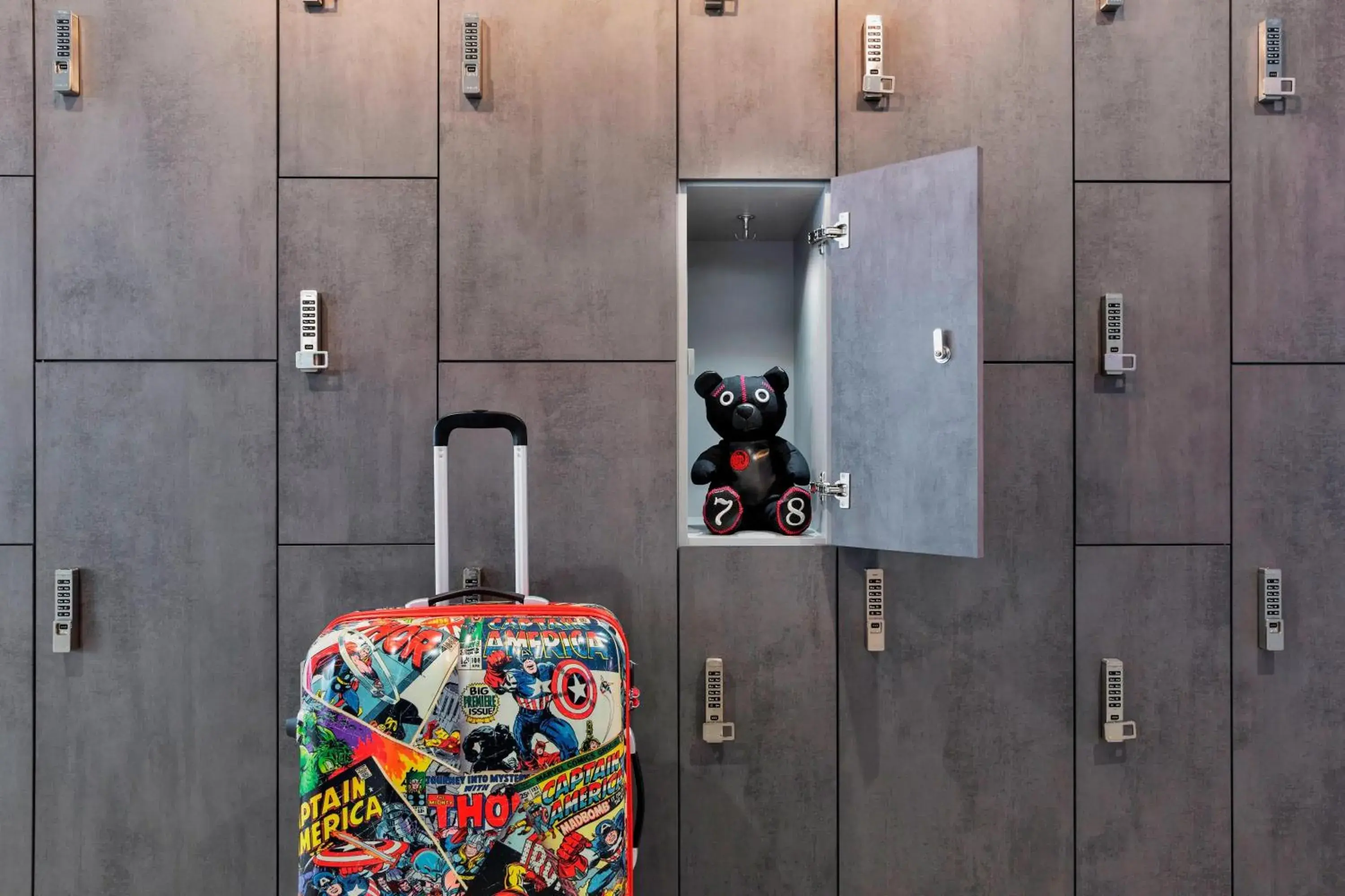 Lobby or reception, Bathroom in MOXY Frankfurt East