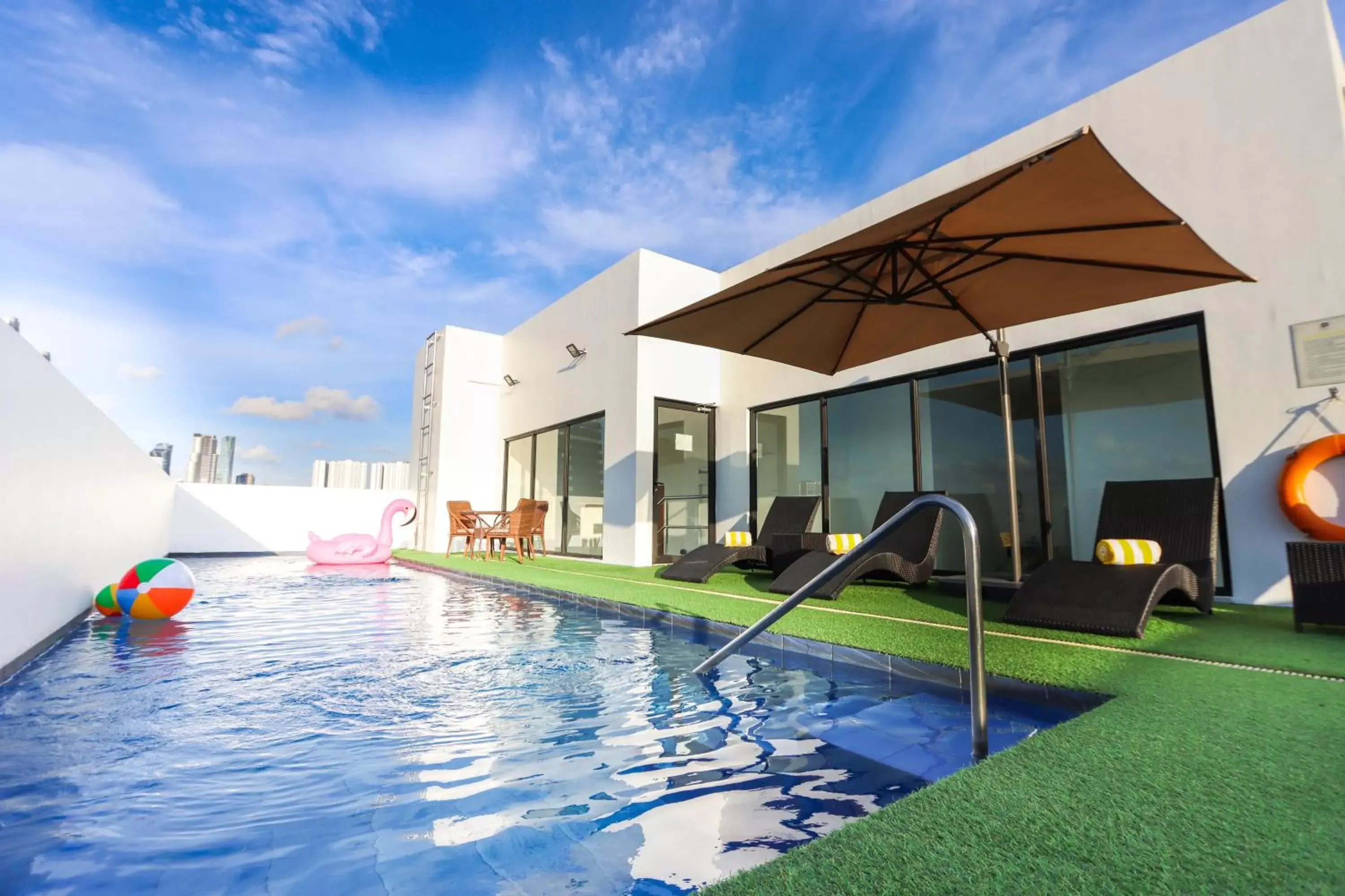 Swimming Pool in Privato Makati - Multiple Use Hotel