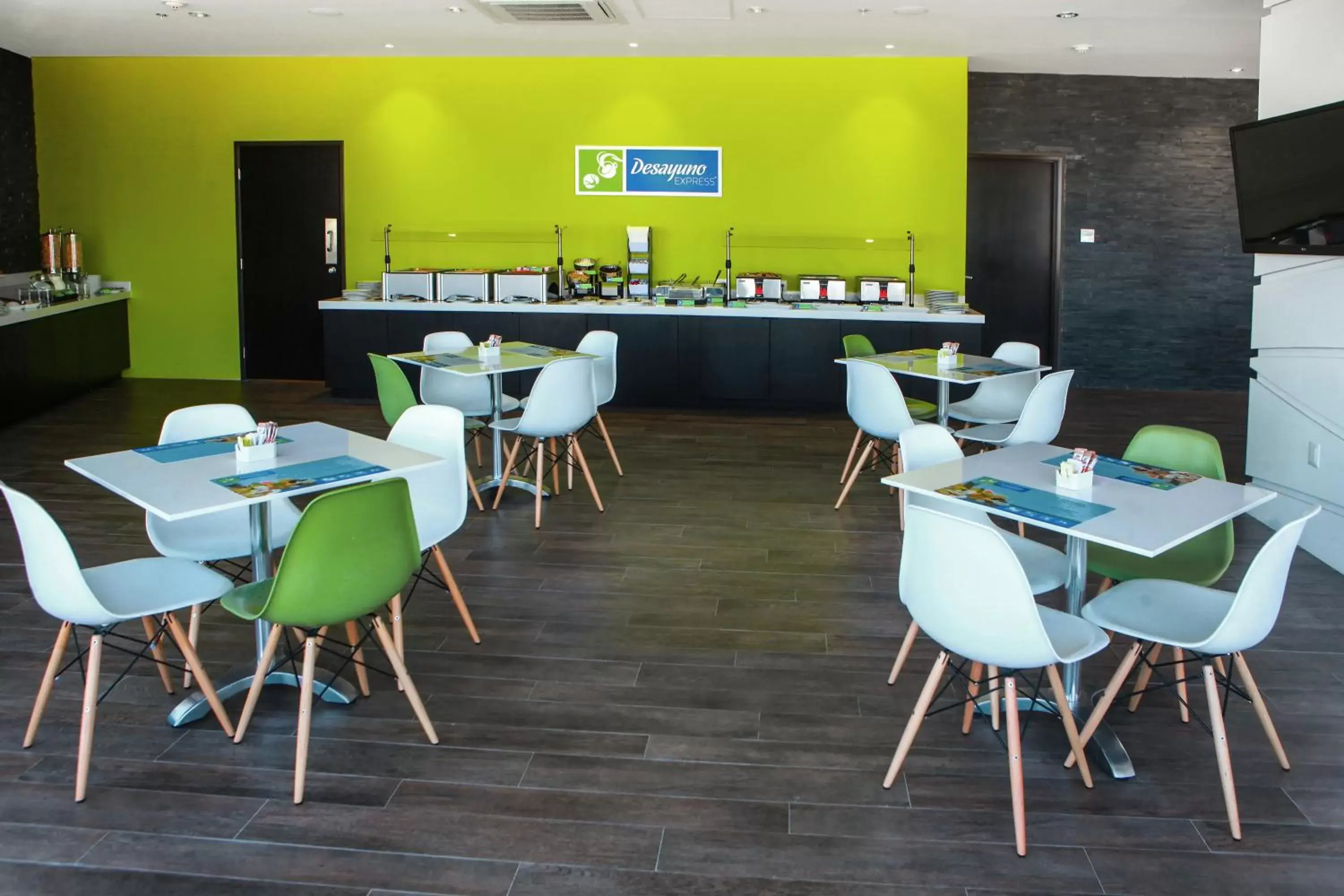 Breakfast, Restaurant/Places to Eat in Holiday Inn Express & Suites Puebla Angelopolis, an IHG Hotel