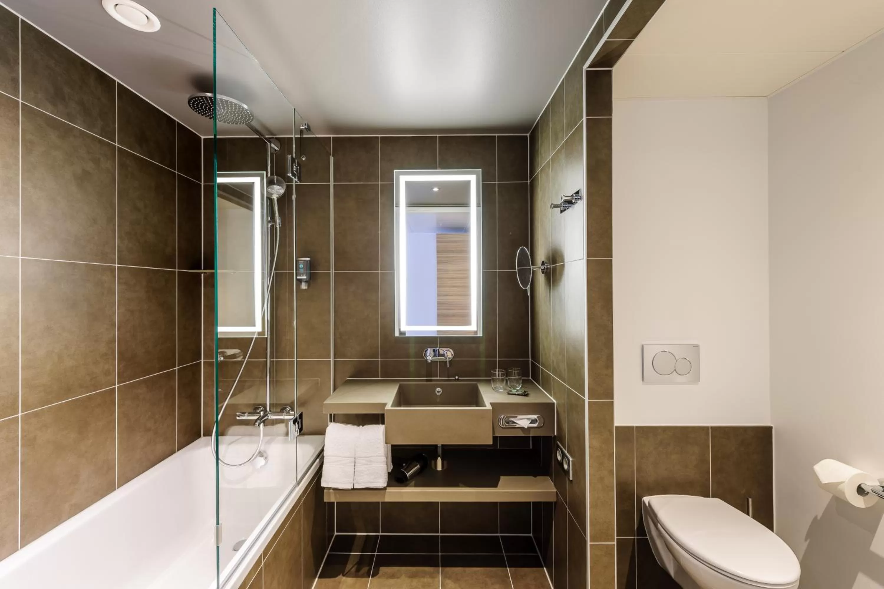 Bathroom in Novotel Wien Hauptbahnhof