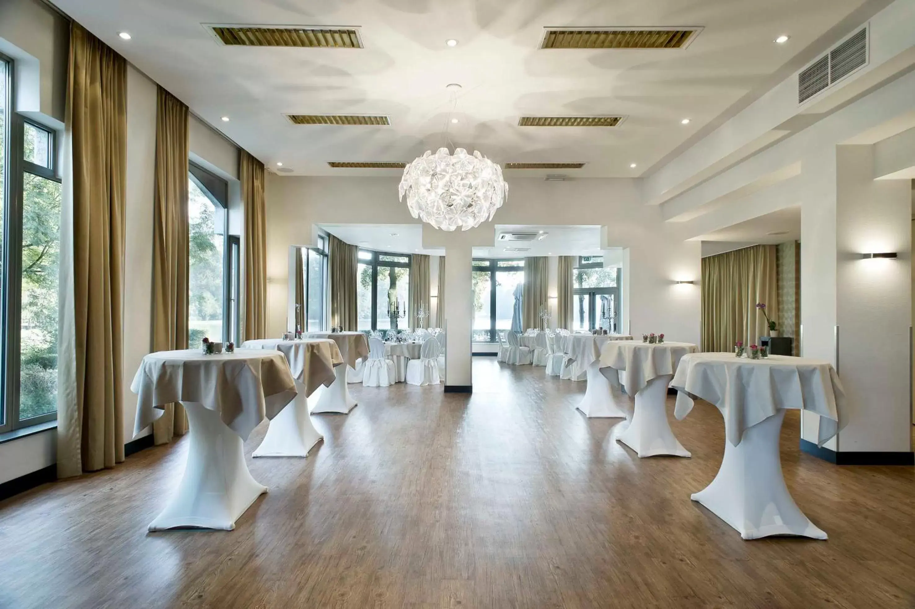 Banquet/Function facilities, Banquet Facilities in M Hotel